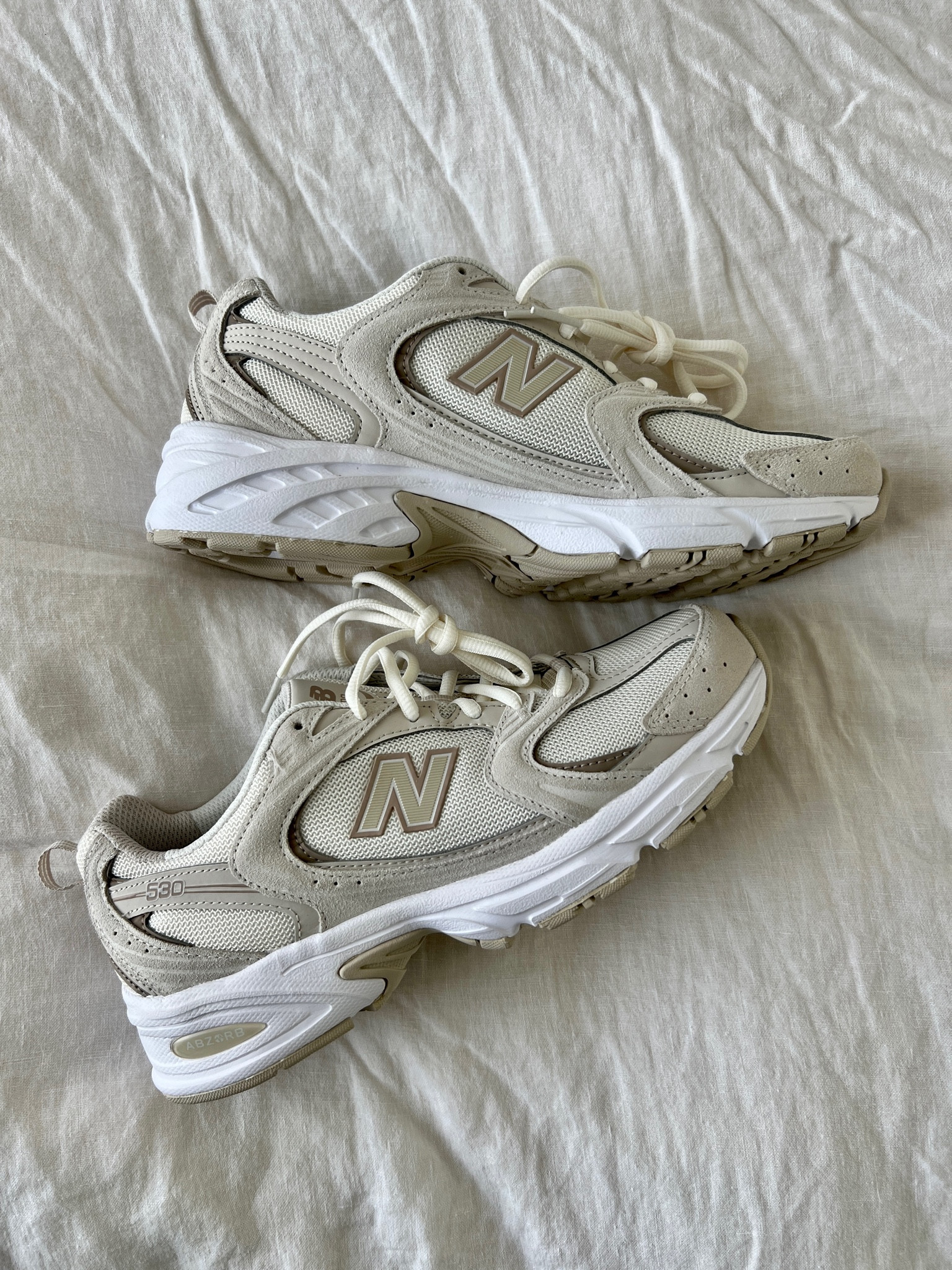 New Balance 530

Running shoes, workout shoes, sneakers, neutral sneakers, aesthetic sneakers, fitness era  

#LTKshoecrush #LTKGiftGuide #LTKfindsunder100