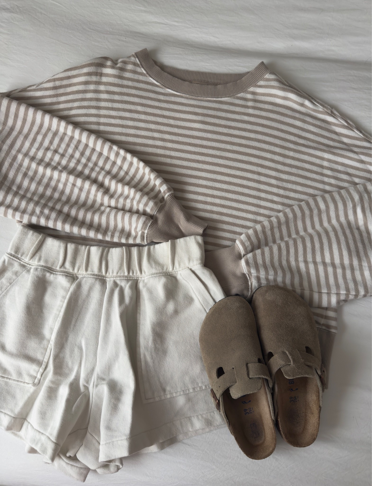 Aerie brought a similar crewneck back!

#newarrivals #outfitinspo #comfy #loungewear #sweatshirt #summer #stripes

#LTKootd #LTKSeasonal #LTKSaleAlert