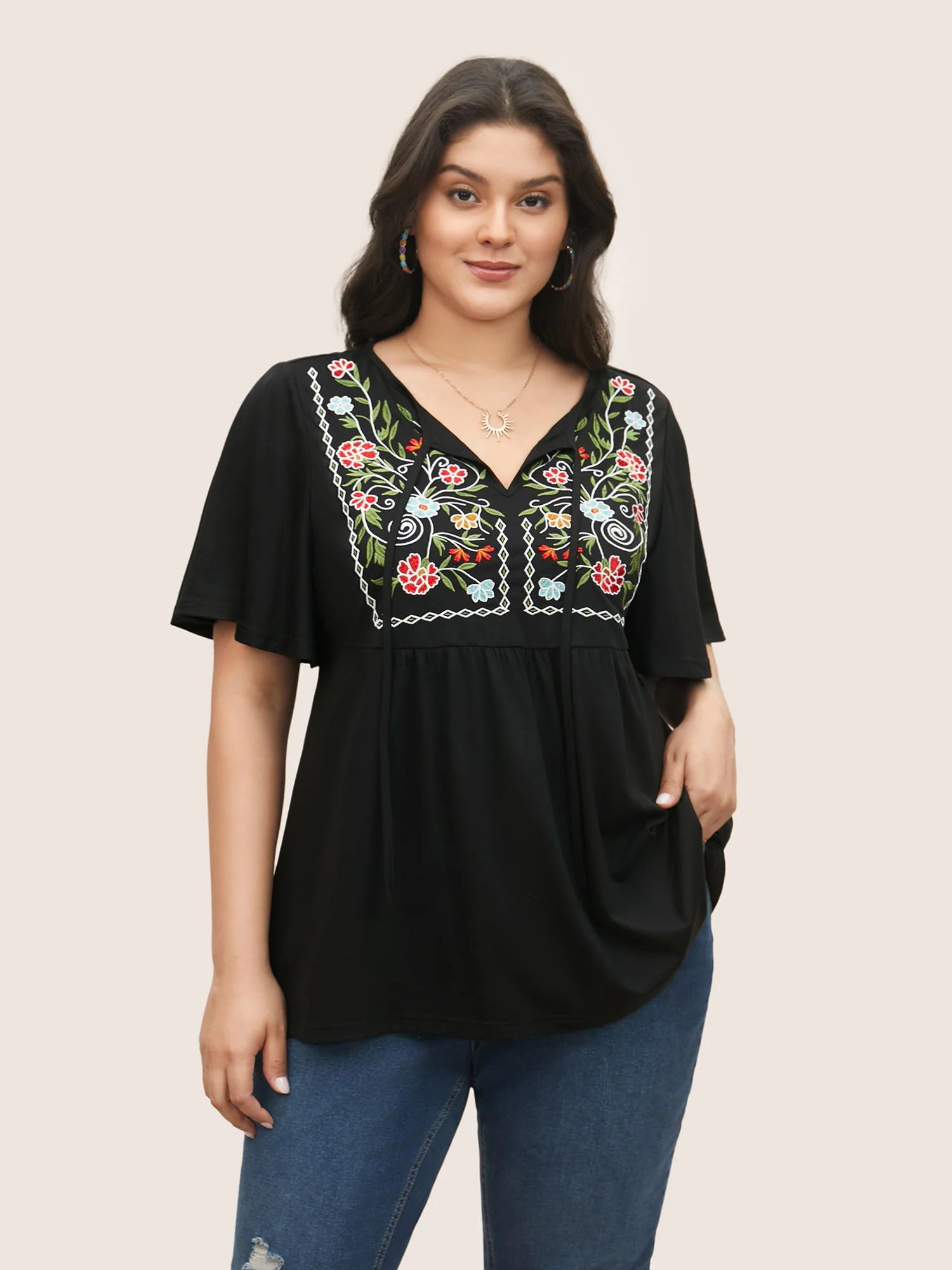 Floral Embroidered Tie Knot Gathered T-shirt | Bloomchic