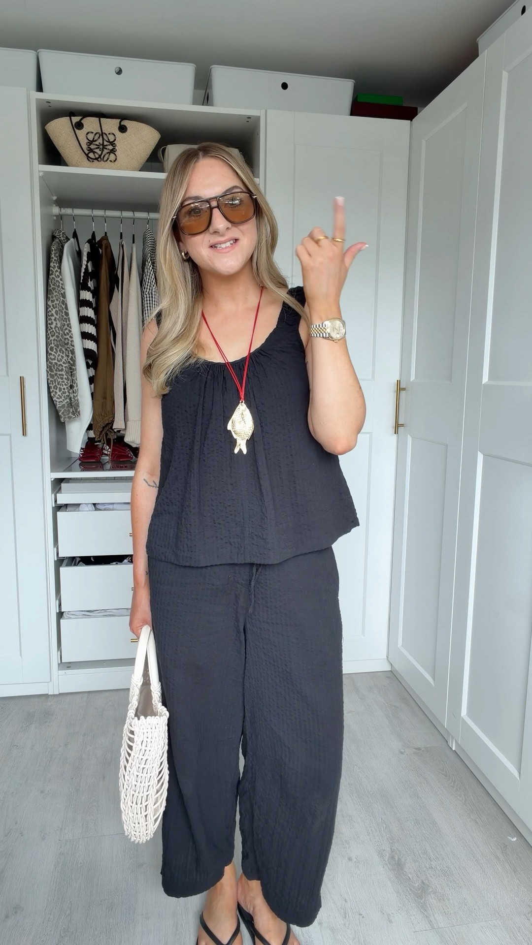 Heatwave OOTD
I wear xs in both (the trousers are reg)

#LTKsummer #LTKstyletip #LTKpetite