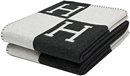 Amazon.com: Plaid Throw Blanket Decorative Cozy Farmhouse Throw Blankets Soft Lightweight Decorat... | Amazon (US)