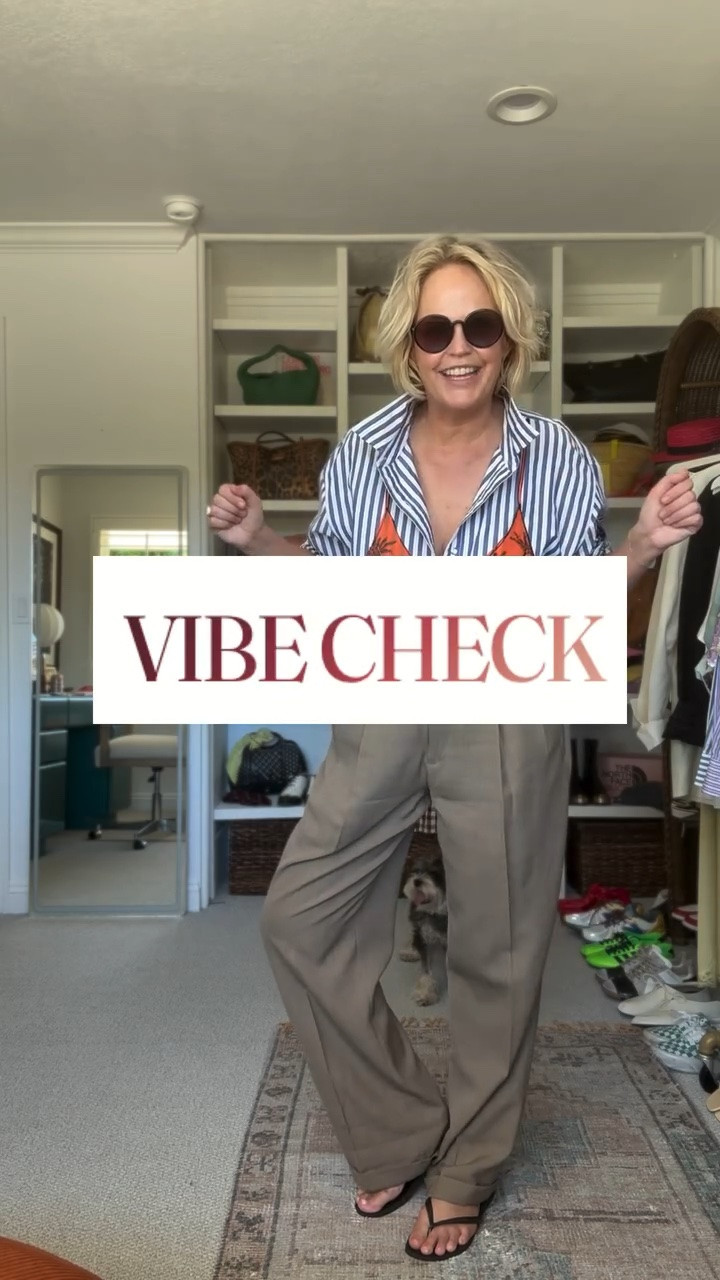 I’m so excited about this Find it at tiffanywendel.com :) A fun way to get dressed and think out of the box ☺️

#stylist #style #ootd #styletip #over50
