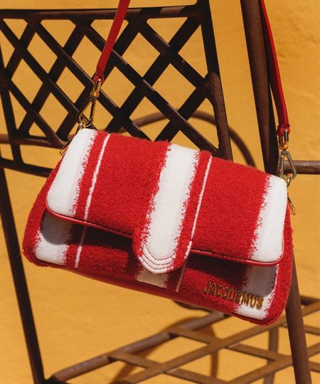 Jacquemus

Le Petit Bambimou Cotton-Blend Shoulder Bag

Jacquemus' Le Petit Bambimou shoulder bag is crafted of a cotton blend in Italy.

#LTKParties #LTKItBag #LTKStyleTip