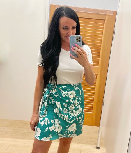 Perfect summer skirt outfit is on sale for just over $25! I love the faux wrap and fun pattern!

I’m in my normal size S in the skirt. 


Vacation outfit, skirt outfit, wrap skirt, green, floral skirt, teacher outfit, back to school, summer outfit

#LTKsalealert #LTKworkwear #LTKfindsunder50