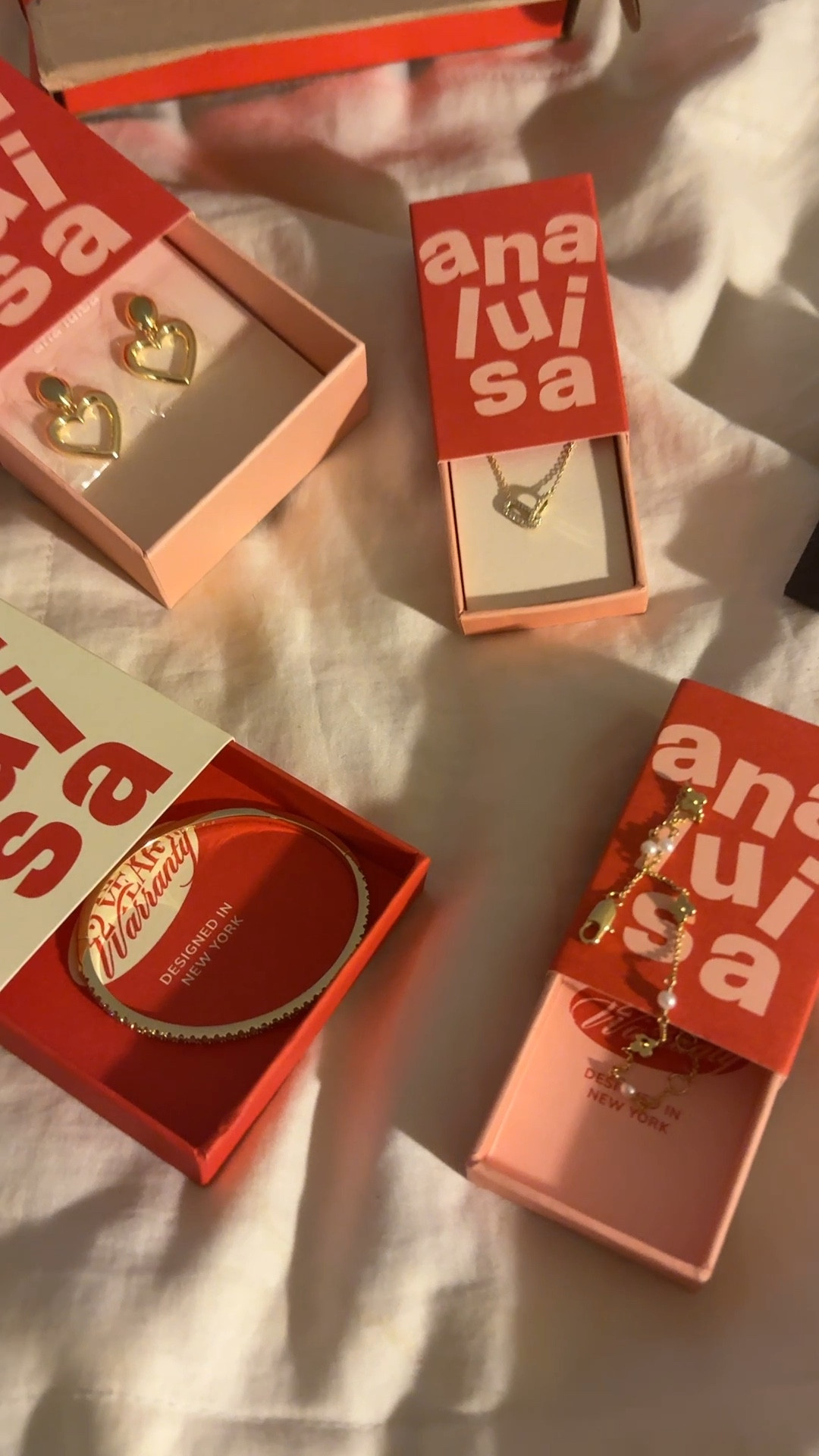 All that glitters is gold when it’s an Ana Luisa mail day. 😍 All of these beauties (and more) are up to 20% off now and are tagged on this video!

#ad #analuisa #analuisaambassador #bestdeal gold jewelry, pearl bracelet, tennis bracelet, affordable jewelry 

#LTKSaleAlert #LTKFindsUnder100