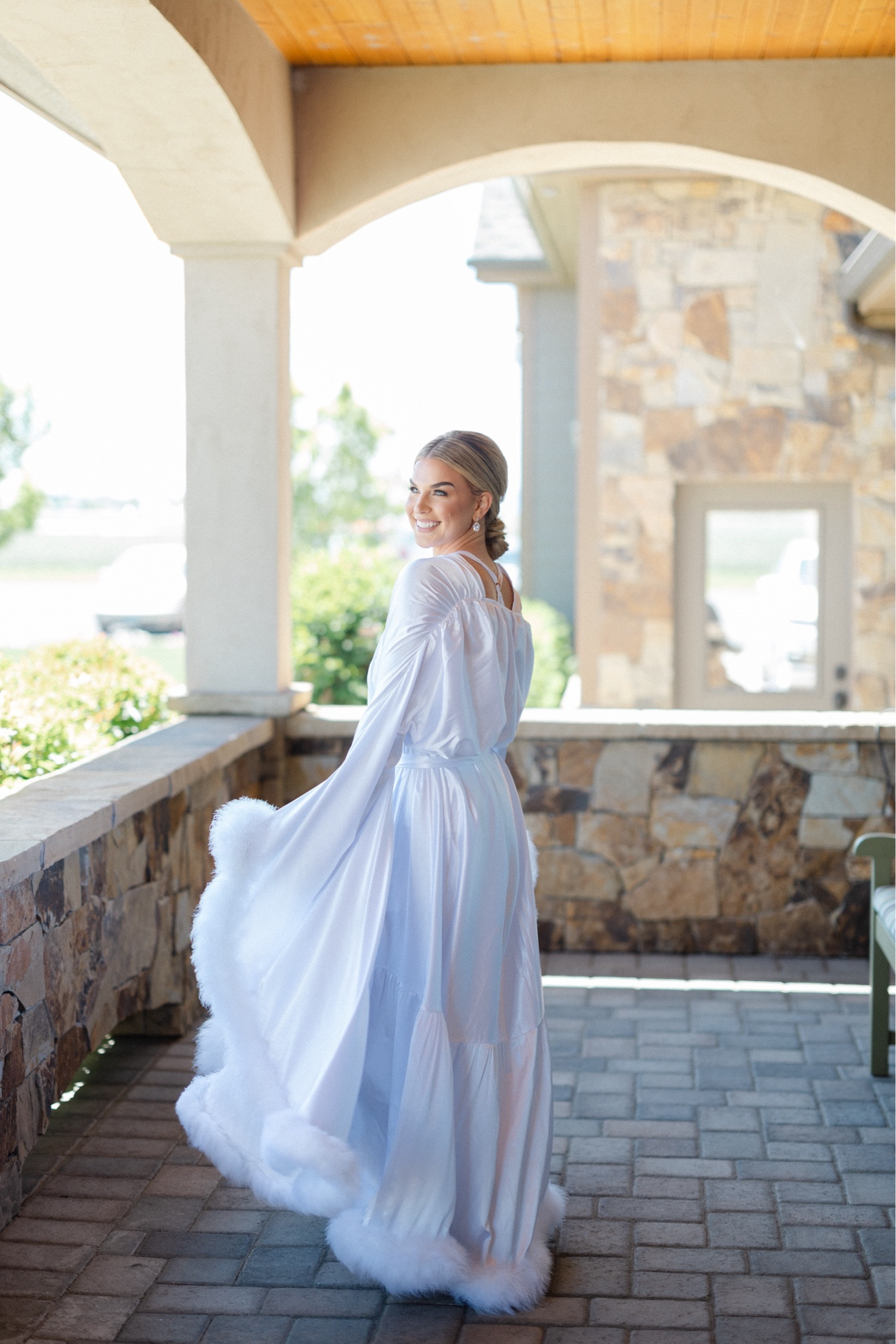 This robe was giving drama in the best way🤍✨

#LTKWedding