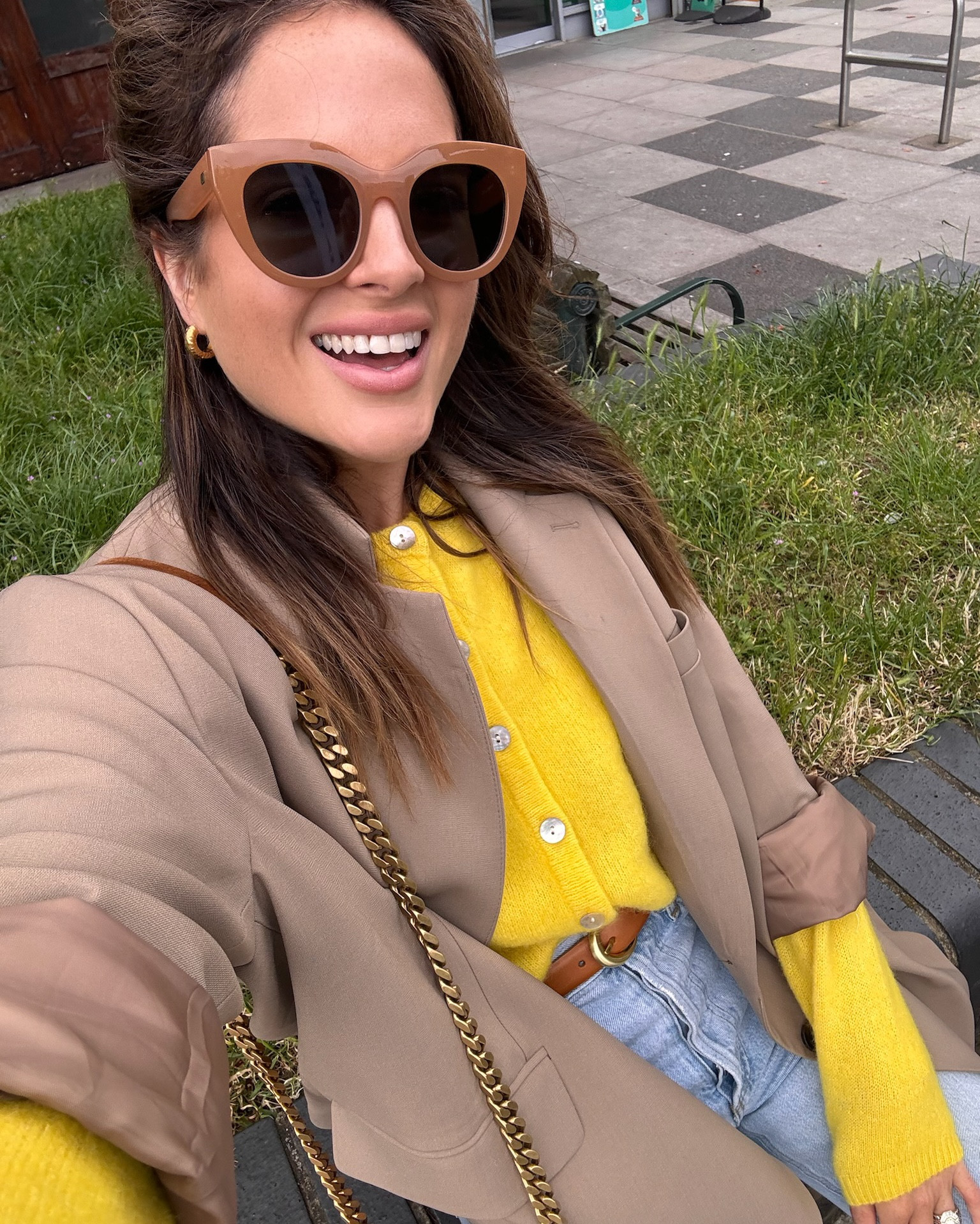 Beyond Chelsea! 💛 #LTKlondon

Colour pop, yellow cardigan, autumn style, winter layers, winter sun

#LTKuk #LTKautumn #LTKstyletip