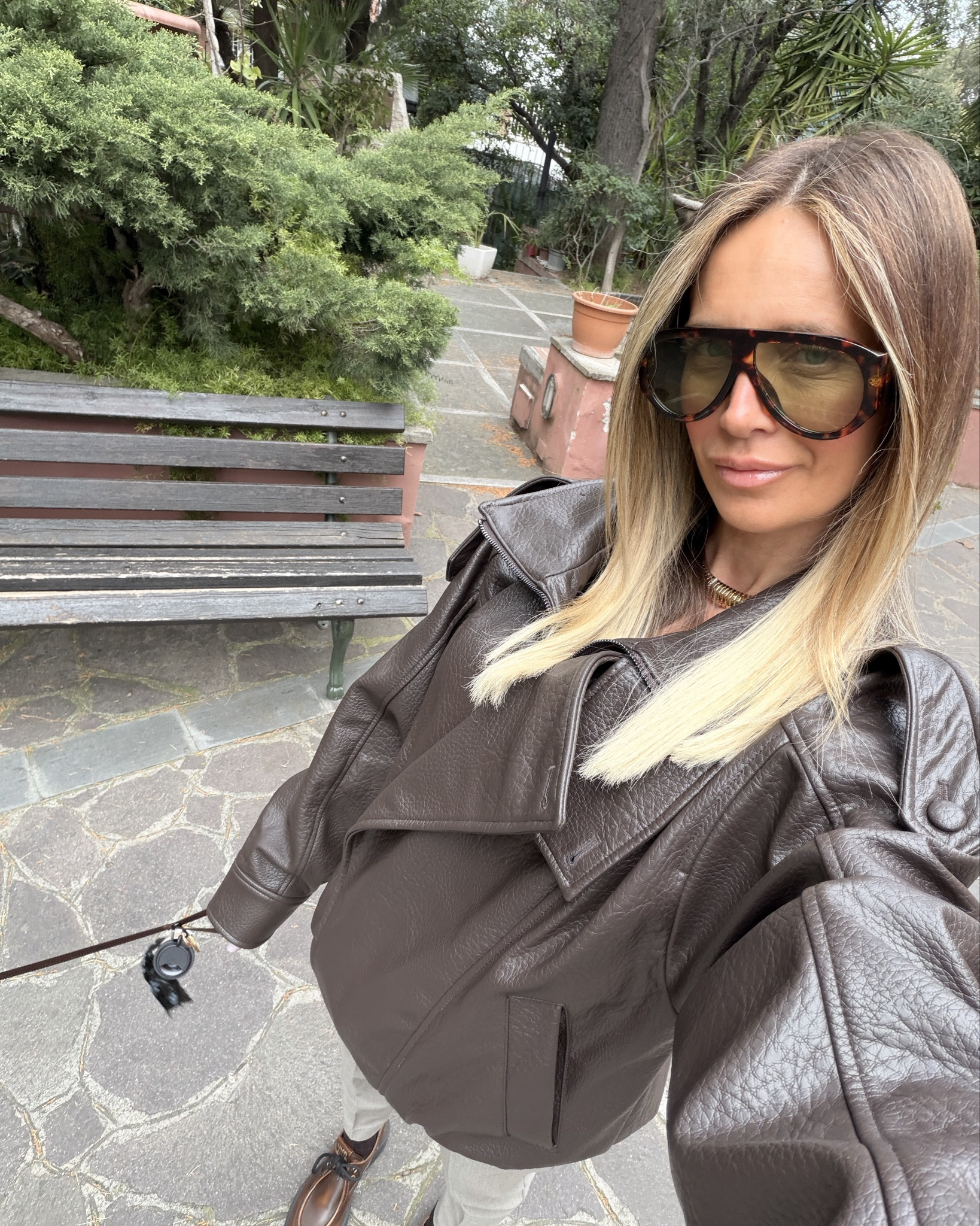 La giacca in eco pelle color cioccolato 🍫 super virale ! 😬

#LTKitalia #LTKspring