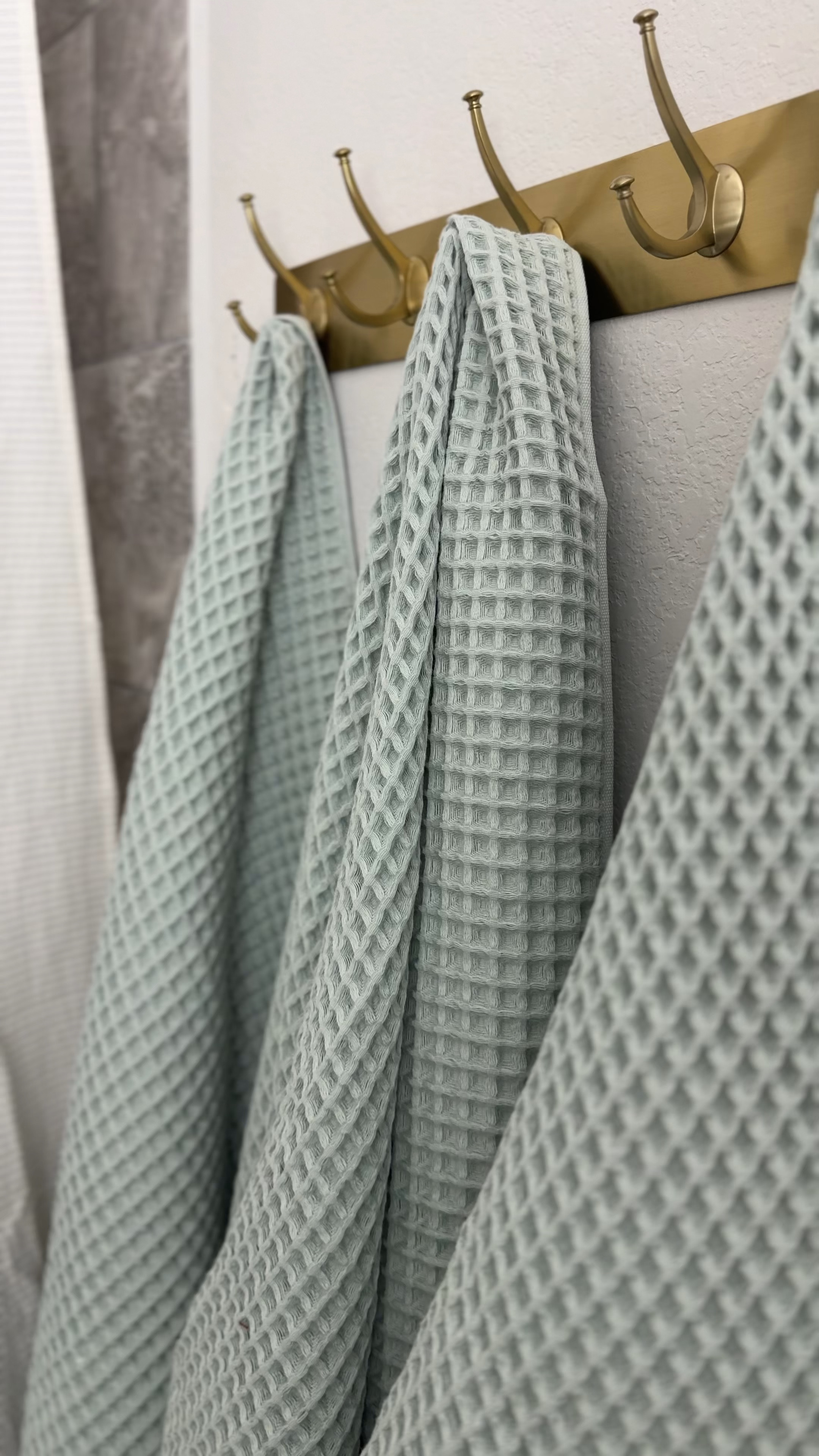 Gave Lexi’s bathroom a little refresh! 

#LTKFindsUnder100 #LTKHome #LTKStyleTip