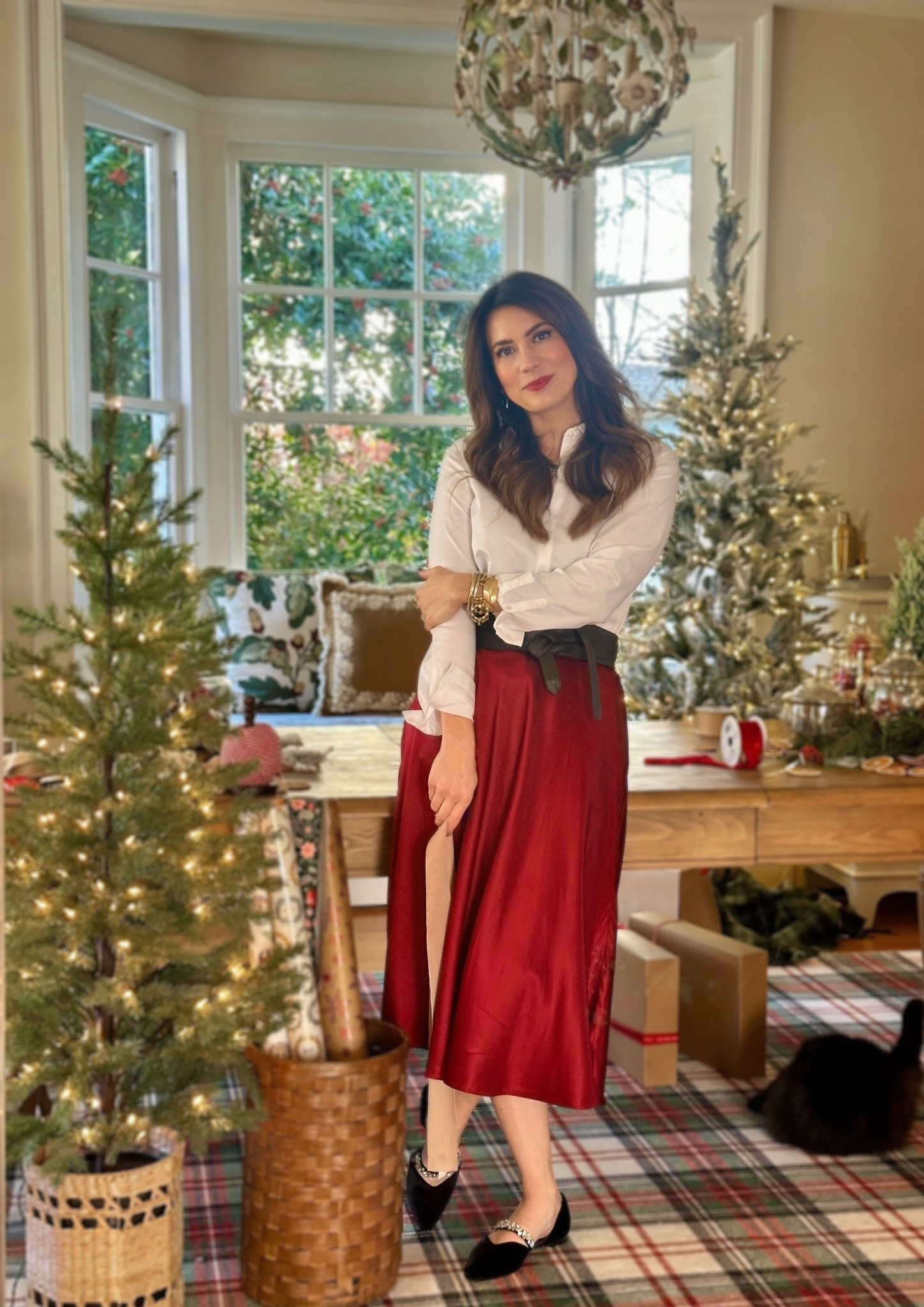 A classic holiday look from
j.jill. I cannot get over how beautiful the red skirt and ballet flat combo is! Merry Christmas! 

#LTKHome #LTKHoliday