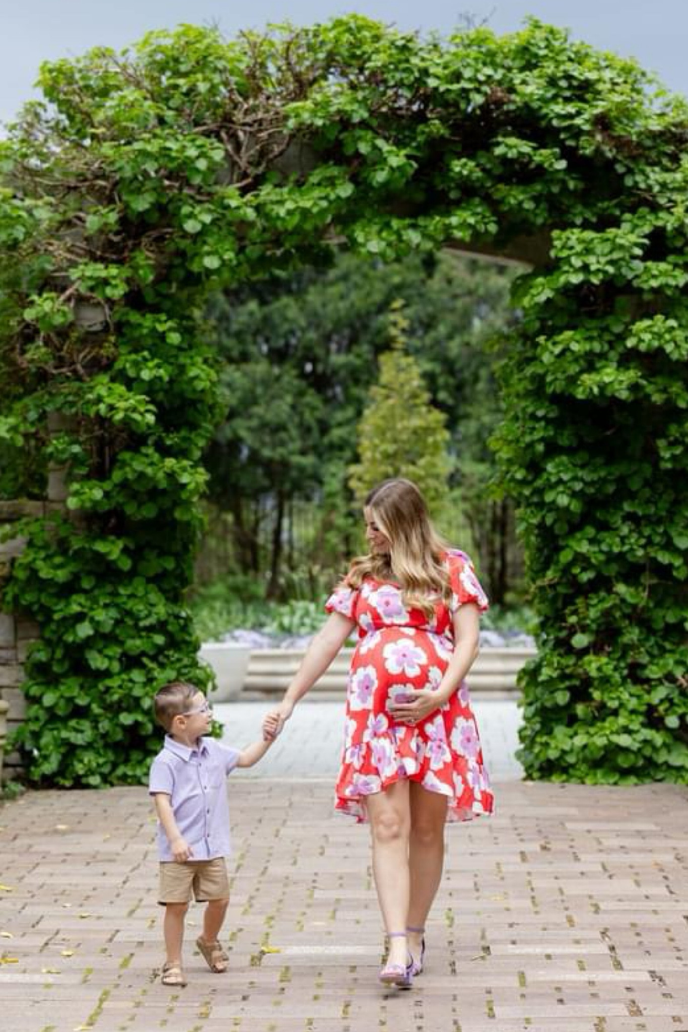 Mommy and Me photo shoot outfit options!

***my dress comes in both maternity and regular sizing

#LTKSeasonal #LTKFindsUnder100 #LTKFamily