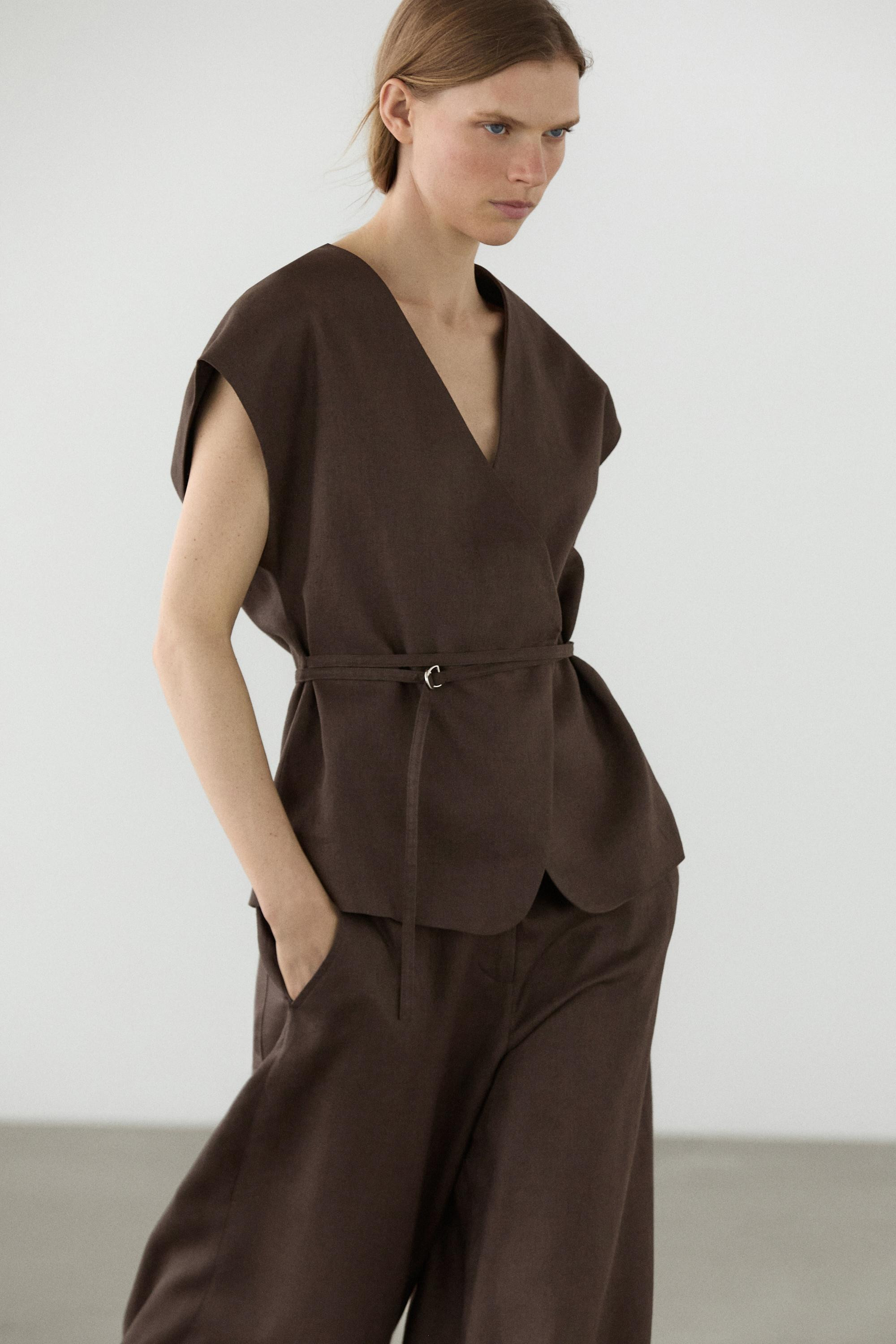 Linen blend waistcoat with wrap neckline | Massimo Dutti UK