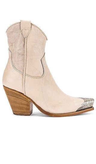 Free People Brayden Western Boot in White. - size 41 | Revolve Clothing (Global)