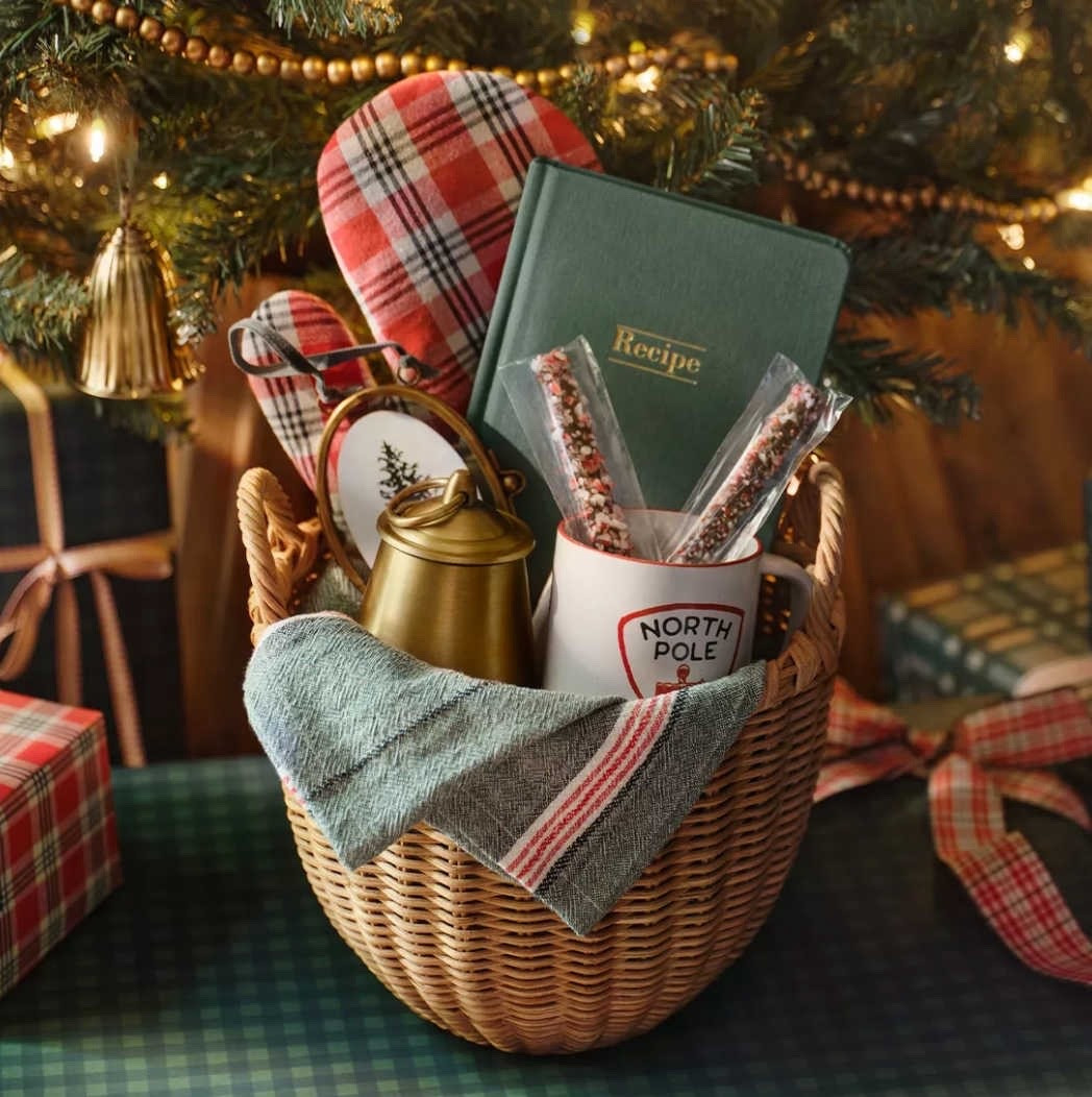 Through December 13, select Hearth & Hand with Magnolia items are up to 40% off, including home decor, Christmas gift ideas, greenery, pillows, food gifts, home decor, and much more! 


#LTKFindsUnder50 #LTKSaleAlert #LTKGiftGuide