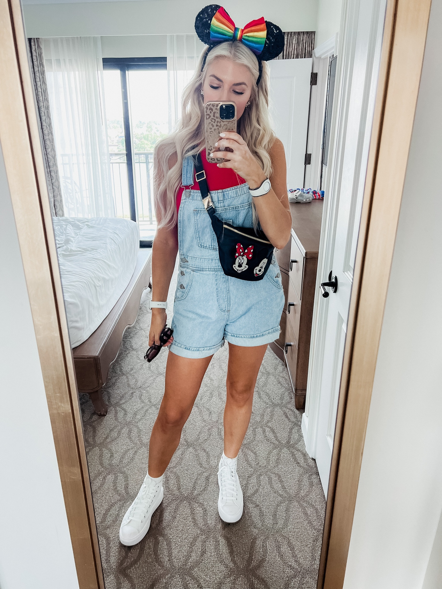 Hollywood studios outfit, Disney outfit. Wearing size small in overalls, medium in bodysuit