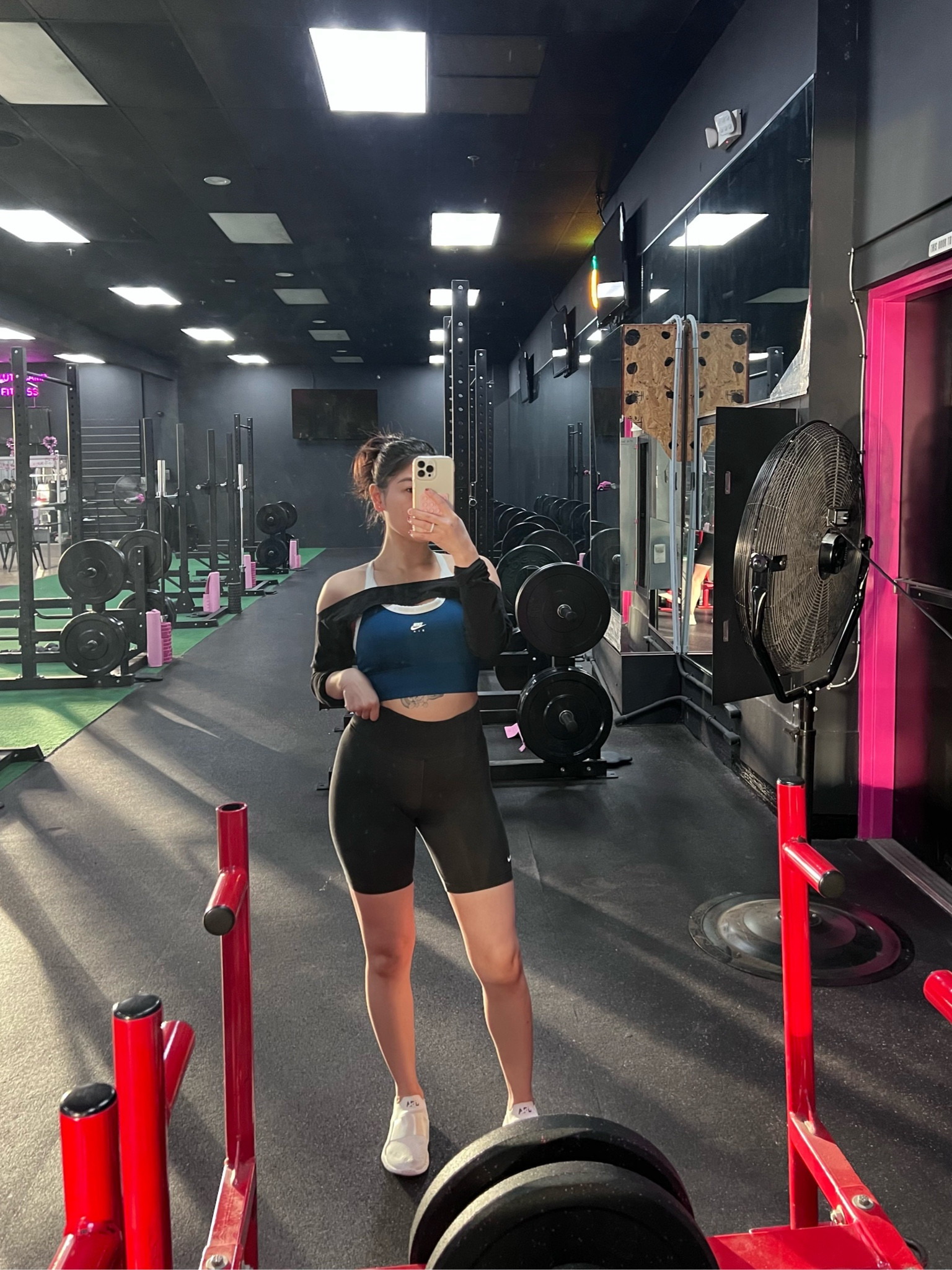 Let’s get physical 🏋🏻‍♀️🍑 Visited an all-women’s gym today. 

#LTKBeauty #LTKActive #LTKStyleTip