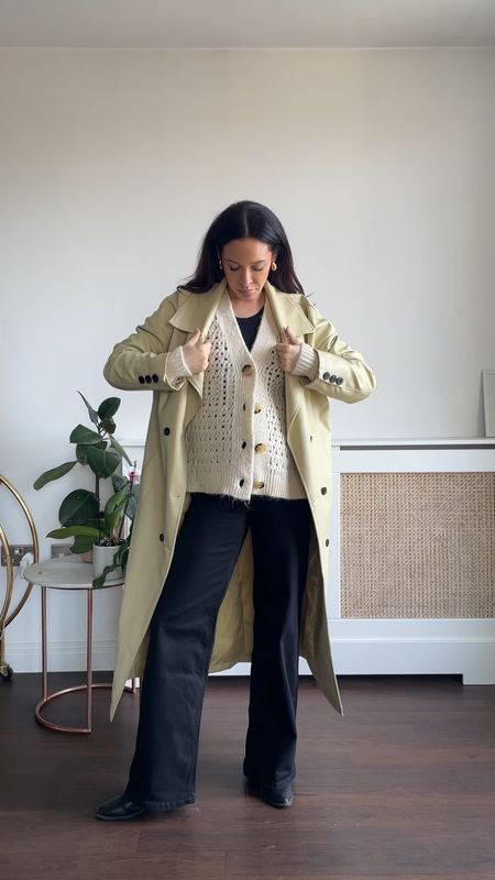 Pregnancy style, casual day outfit, maternity jeans and tank top, oversized cardigan and coat. Spring outfit H&M

#LTKfindsunder50 #LTKSeasonal #LTKbump