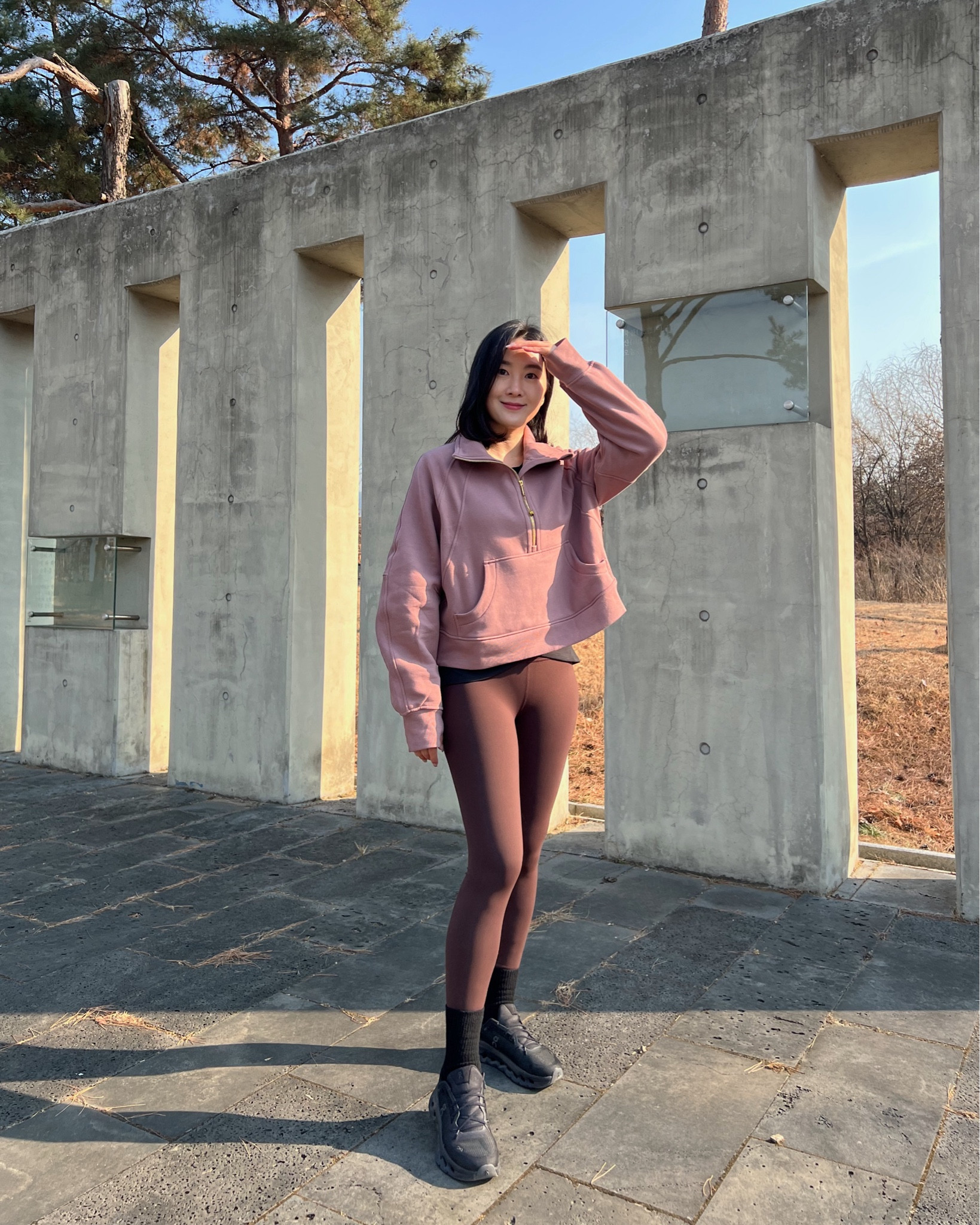 Mocha mousse🤎
Winter warm up with @lululemon 
기분좋은 모카 무스 스타일링 

모두 룰루레몬 
스쿠바 오버사이즈드 퍼넬넥 하프집
원더트레인 하이라이즈 타이츠 24인치 아시아핏
룰루 개더드 롱슬리브 러닝 탑
온러닝 스니커즈

#LTKkorea #LTKstyletip #LTKfitness