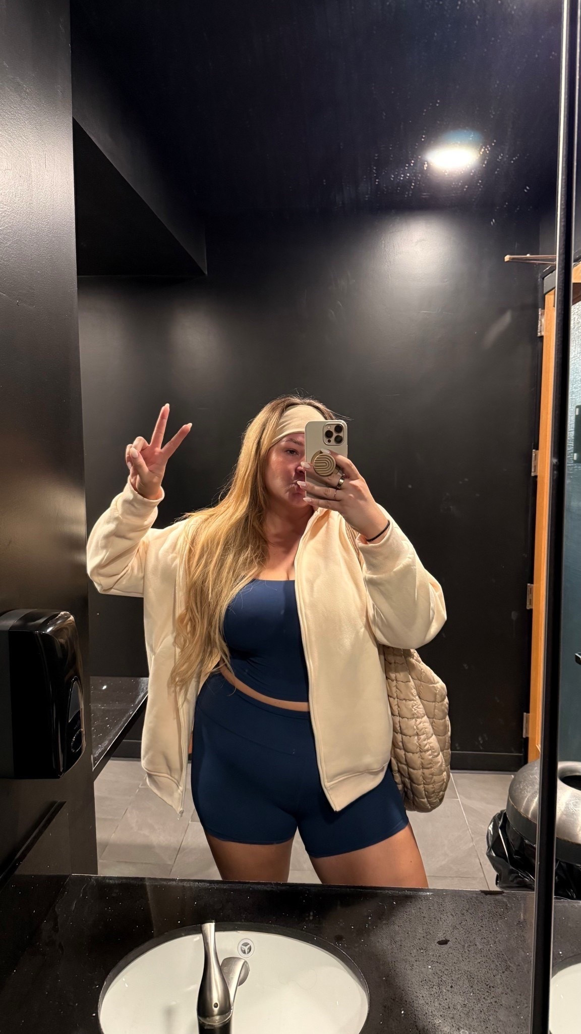 cutie workout outfit ✨

Set is on sale on Amazon!! 

#LTKSaleAlert #LTKActive #LTKMidsize