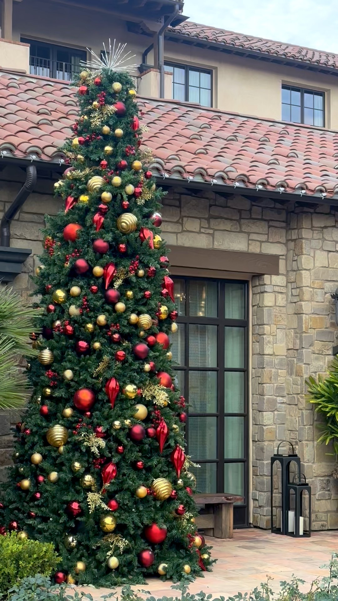 
Merry Christmas 🤍
A quiet moment by the tree.
#MerryChristmas #Chrismastree #HolidayMood

#LTKHoliday #LTKGiftGuide #LTKHome