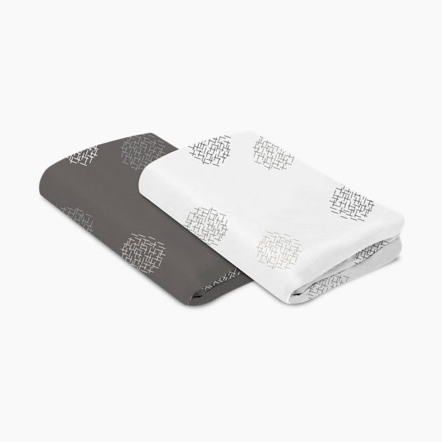 4moms Breeze Plus Bassinet Sheet Set (2 Pack) in White/Grey Crosshatch | 100% Cotton | Babylist