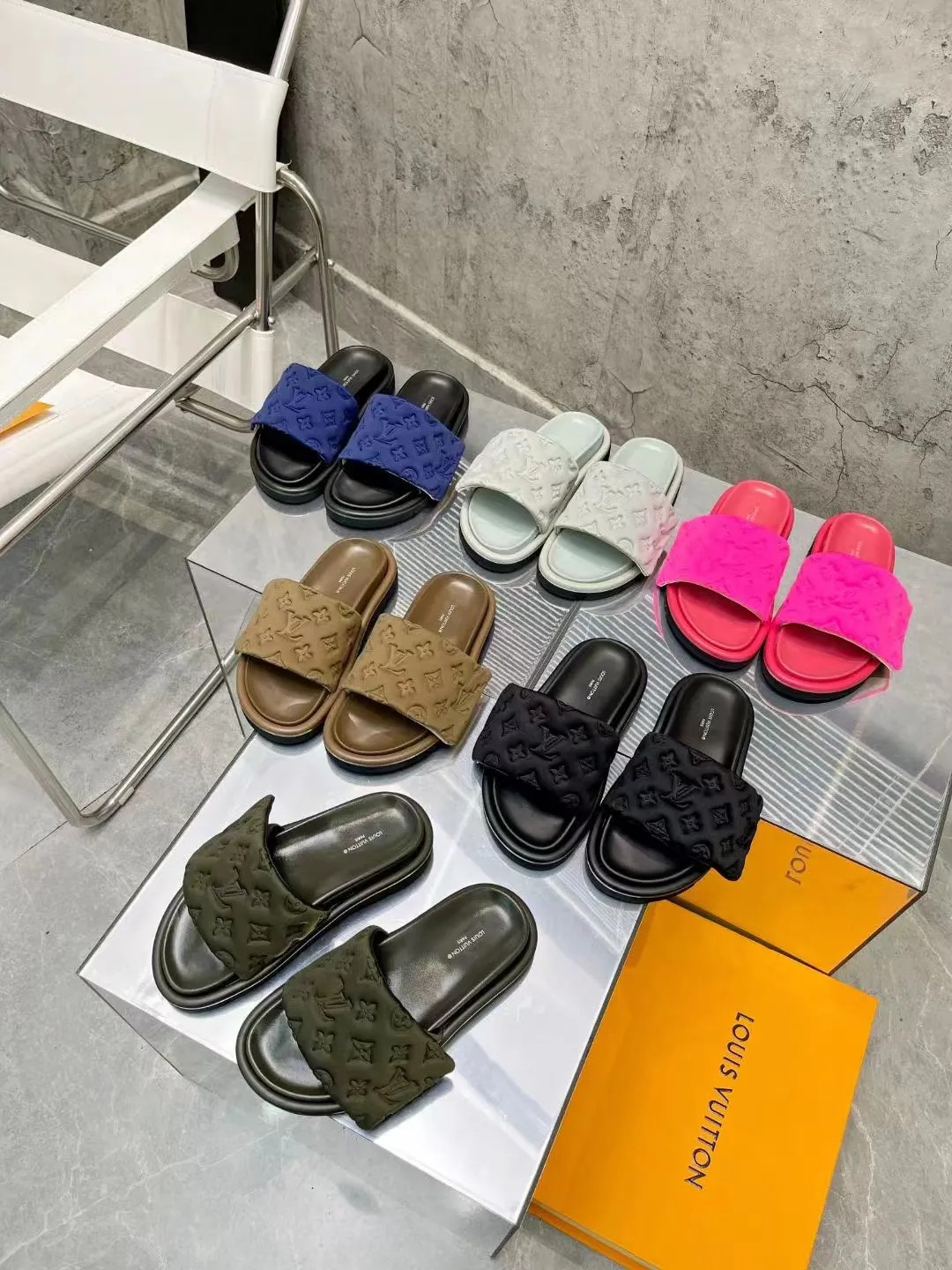LV Dupe AAAAA Velcro Slippers POOL PILLOW COMFORT Designer Slipper Smooth Calfkin Slides Men Wome... | DHGate