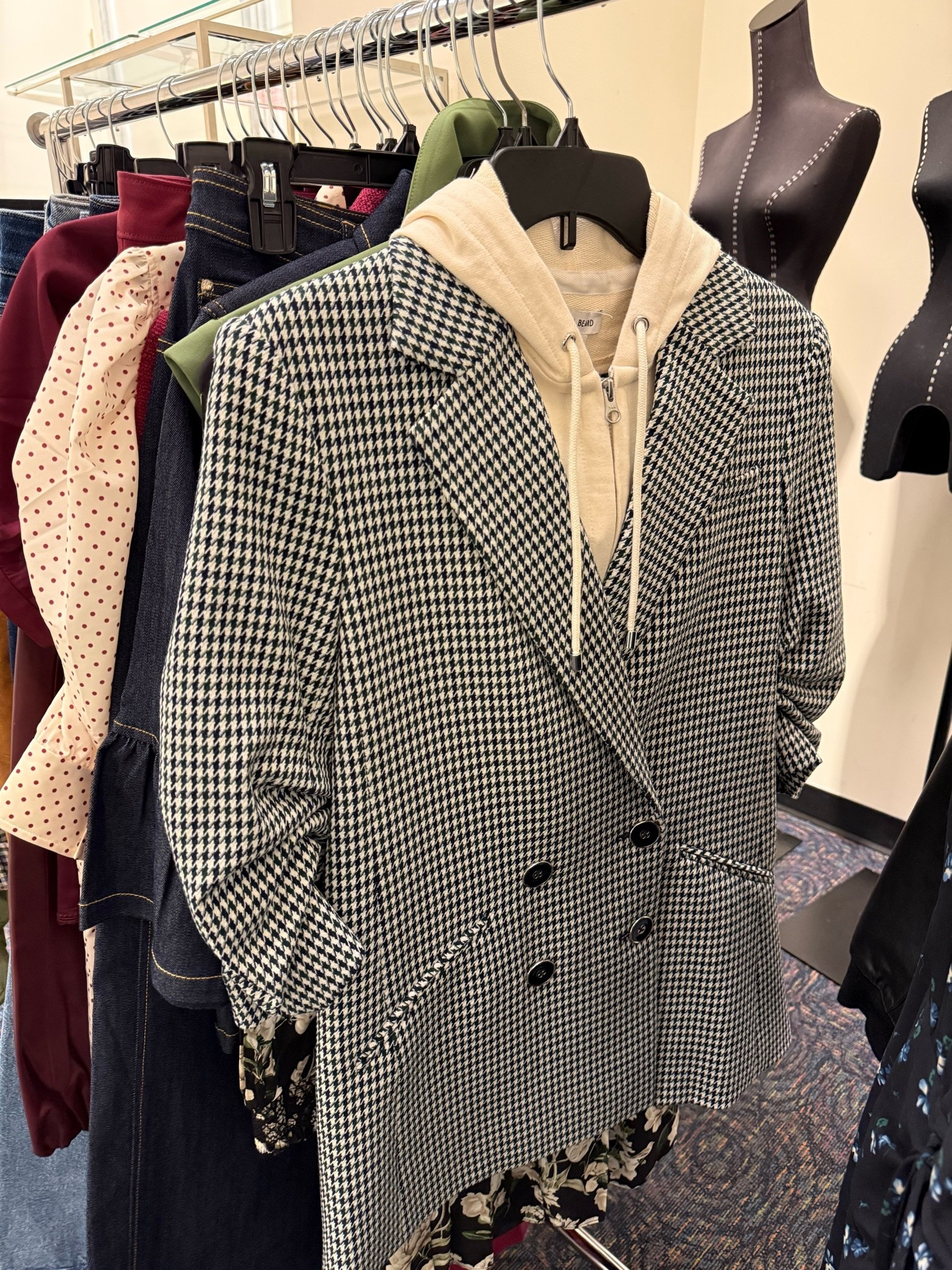 This VIRAL blazer is a staple in my wardrobe and the perfect thing to purchase during the Nordstrom Anniversary Sale! I own in multiple colors and I love the print they have this year! The sweatshirt part zips out so you get two different looks with one piece! You’ll own this forever! ✨✨

 #anniversarysale #nsale #nordstrom

#LTKSaleAlert #LTKOver40 #LTKSeasonal