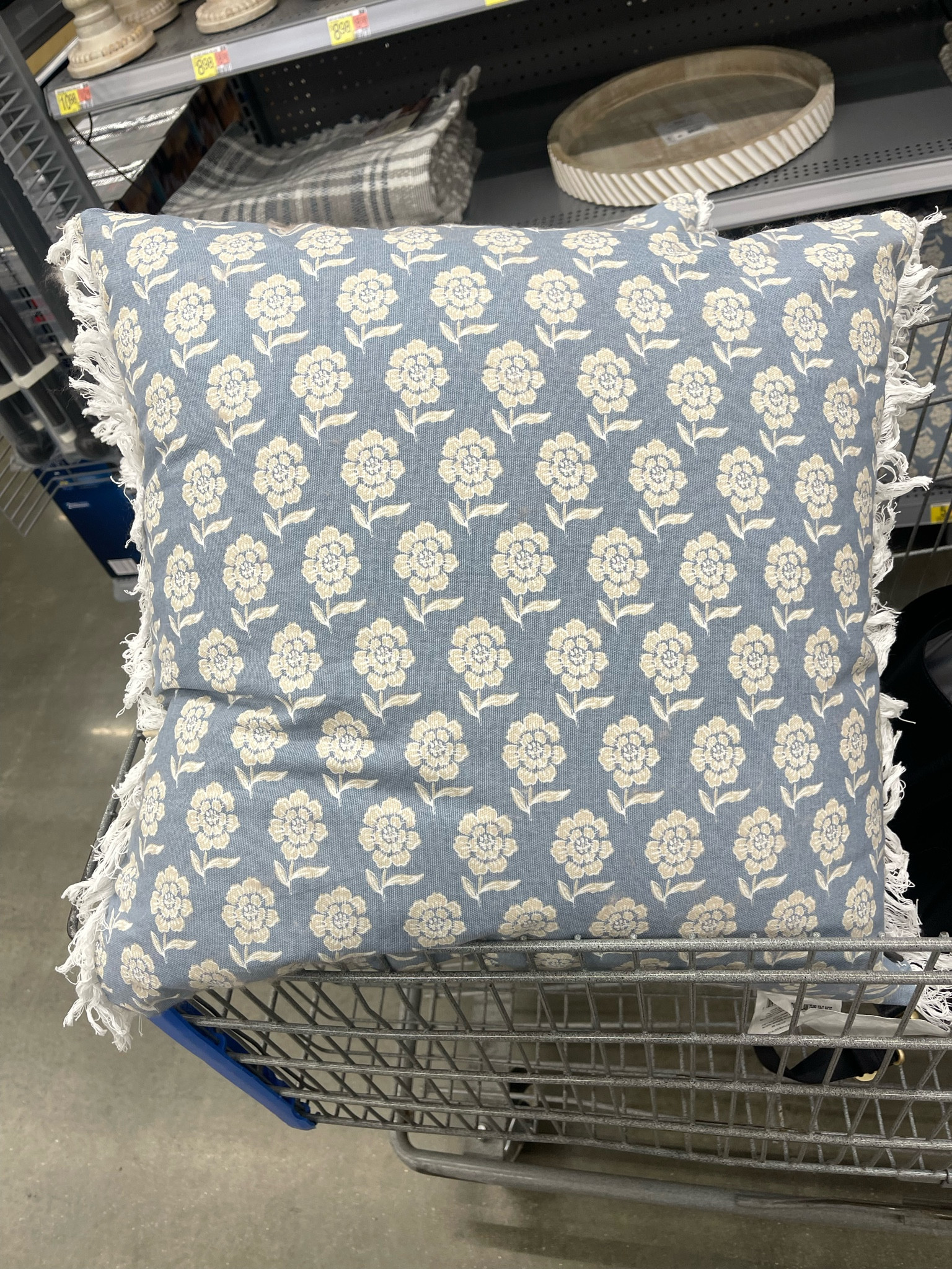 I came across the prettiest throw pillow from Walmart today and snagged two of them! 

Walmart home decor / affordable home decor / brittneyablog

#LTKfamily #LTKhome