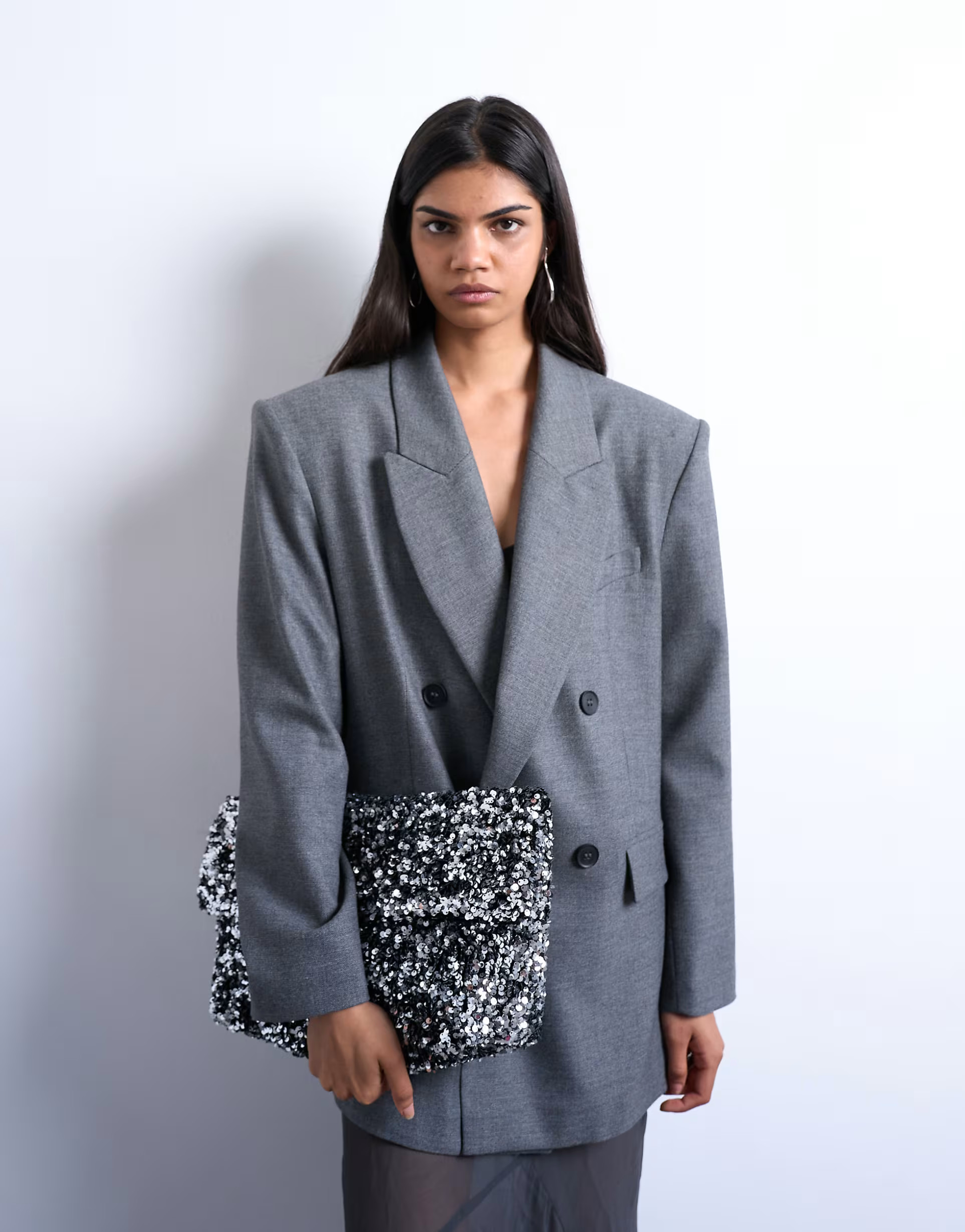 Topshop – Georgia – Gefaltete Clutch in Silber-Optik mit Paillettenbesatz | ASOS | ASOS (Global)