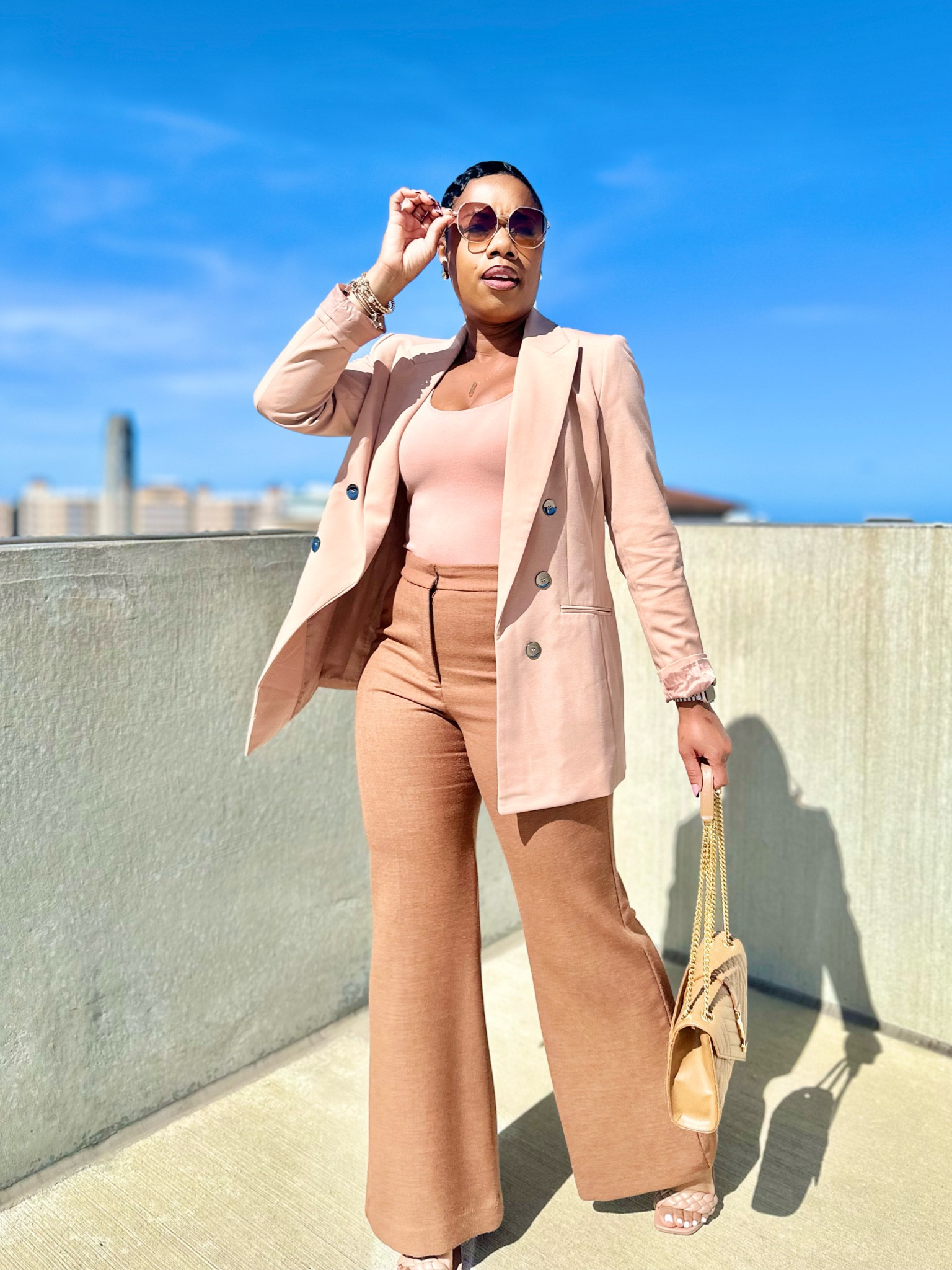 Neutral double breasted blazer perfect for any season 

#LTKSaleAlert #LTKWorkwear #LTKStyleTip