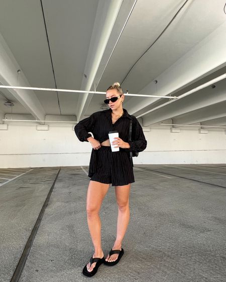 Matching set, MDW sale, Tony Bianco sandals, chunky sandals, platform sandals, summer sandals, summer shoes, all black outfit, summer outfit inspo, summer outfit ideas, summer fashion 2023