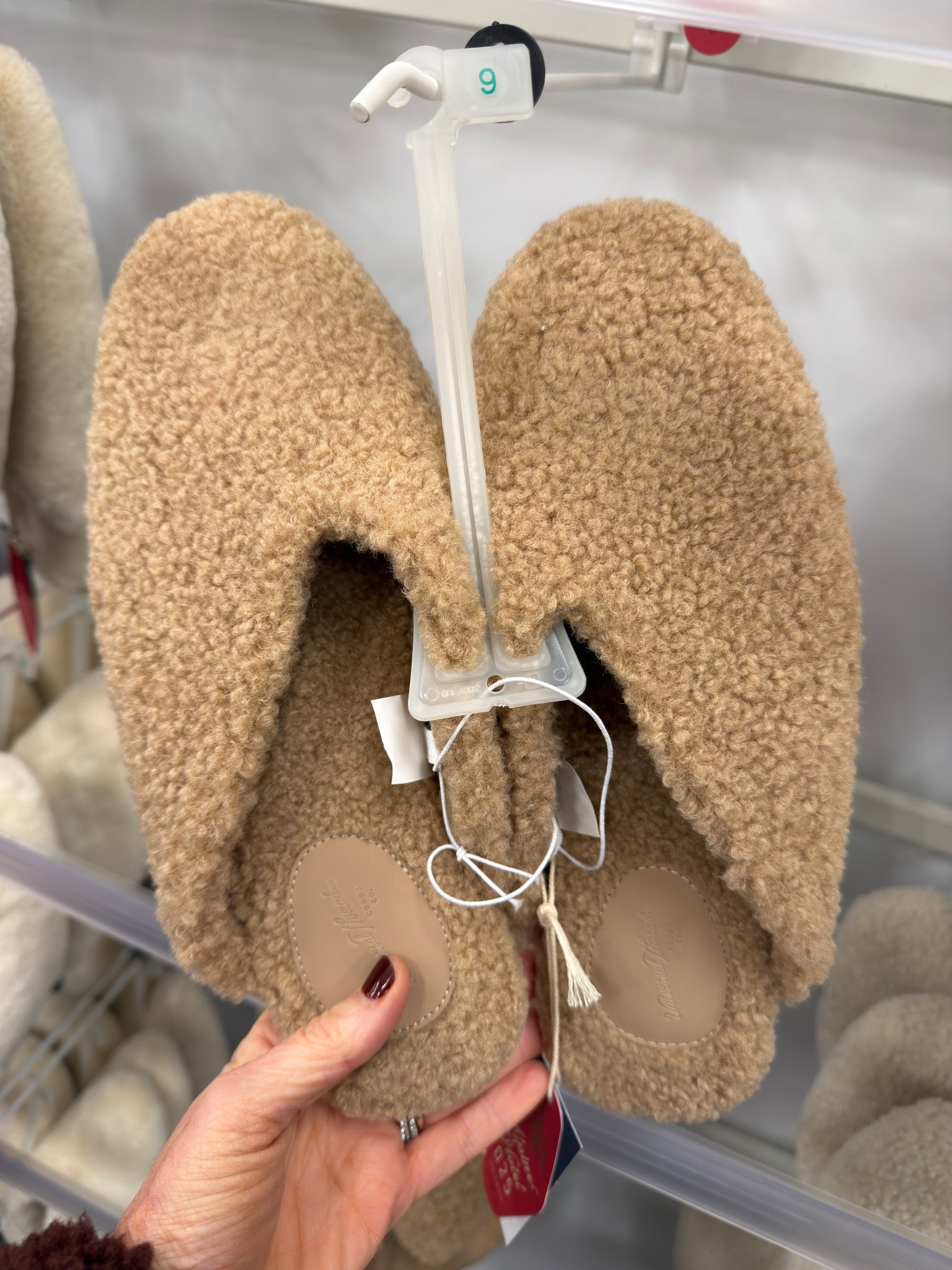 Cute Sherpa slippers 

#LTKGiftGuide #LTKHoliday