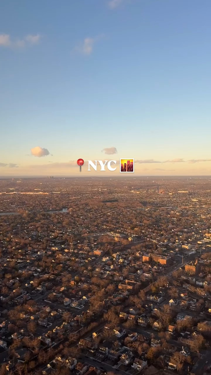 We’re here!! NYC 🌆 ✈️ 

#LTKWatchNow #LTKMostLoved #LTKNYFW