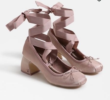 Sam Edelman ballet heels . Valentine’s Day outfit. Date night shoes . Balletcore 

#LTKshoecrush #LTKstyletip #LTKfindsunder100