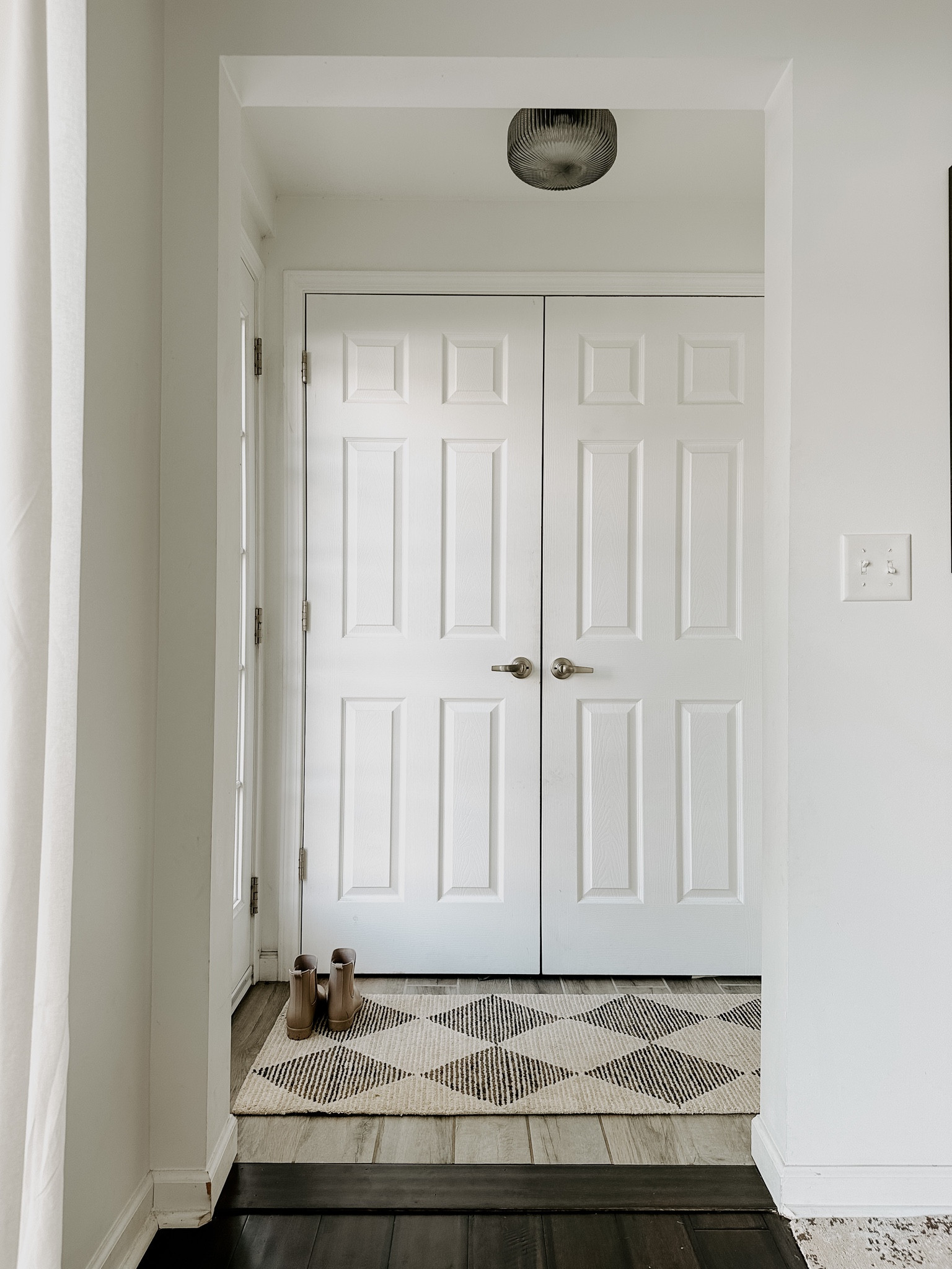 Mud room rug 🤍 #loloirug #runner #mudroom #entryrug

#LTKfindsunder100 #LTKhome