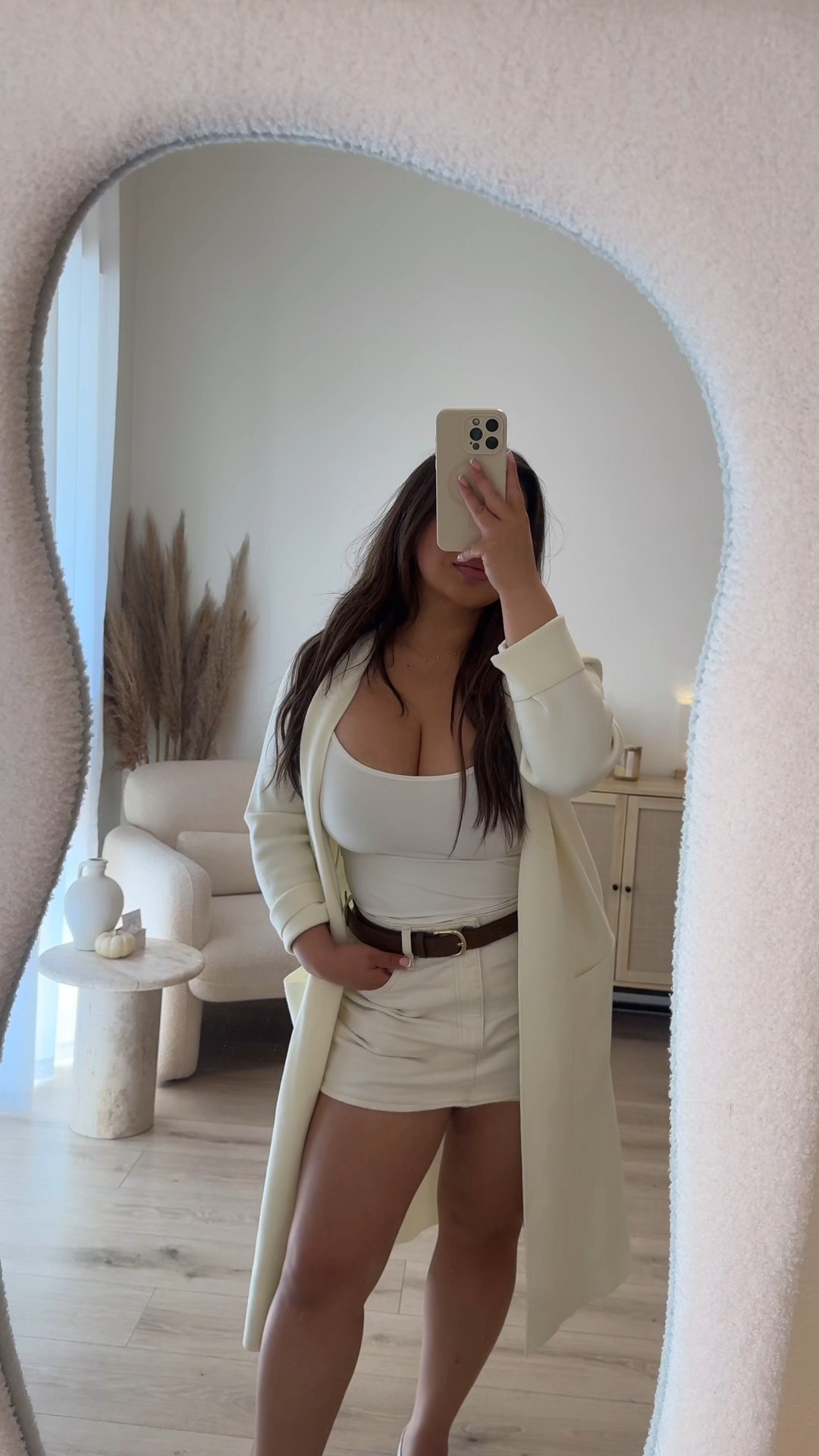 Thursday afternoon in the studio 🤎✨

#LTKStyleTip #LTKBeauty #LTKPetite
