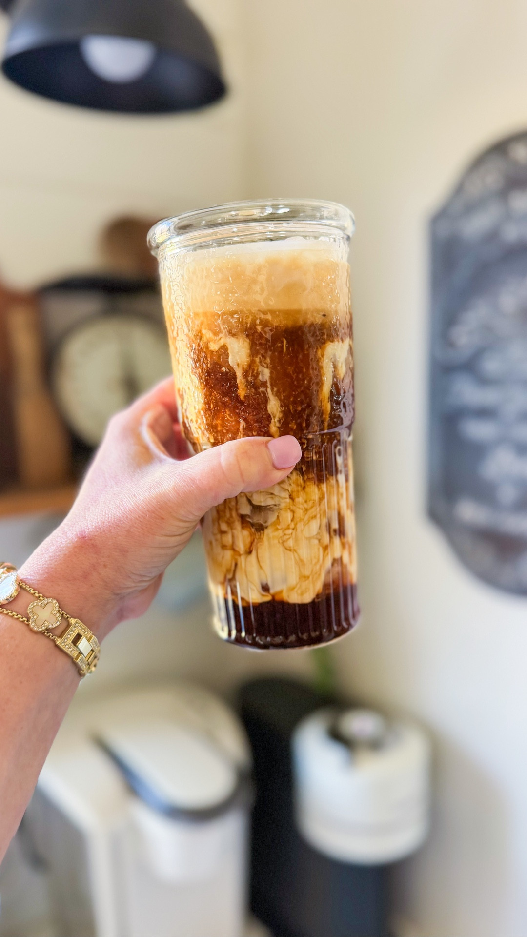 Let’s make a super easy macadamia nut iced latte! Perfect for the warmer weather! ❤️☕️

#LTKmorningroutine #LTKvlog #LTKfoodie