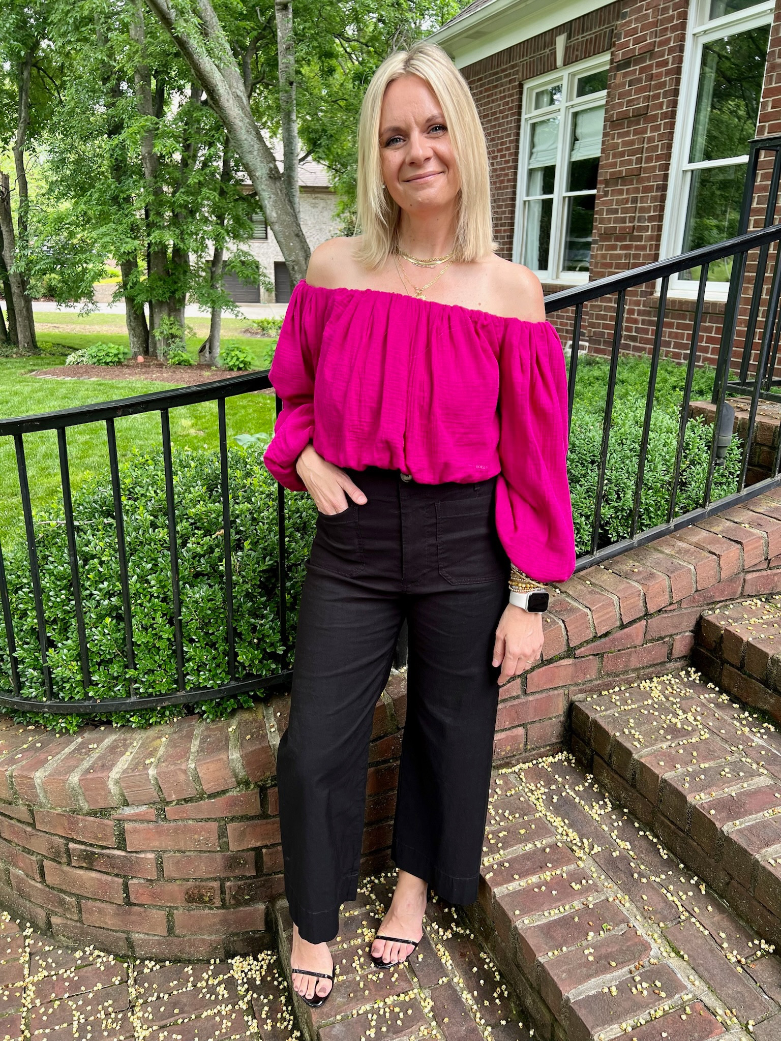 How to wear wide leg cropped pants for date night 🖤

#LTKstyletip #LTKover40 #LTKSeasonal