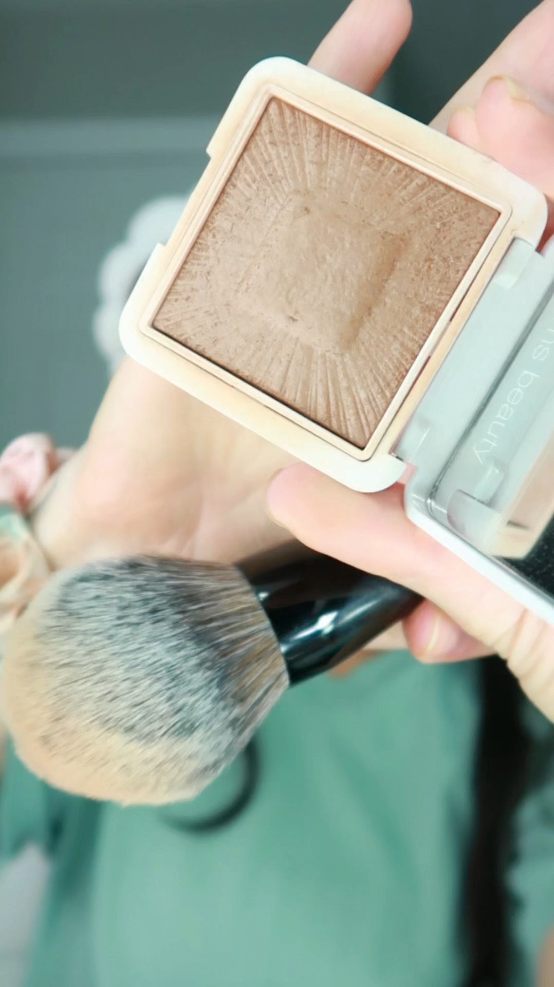 Glowy powder bronzer is a must in my book!!! #glowyingskin #powderbronzer #glowymakeup

#LTKBeauty