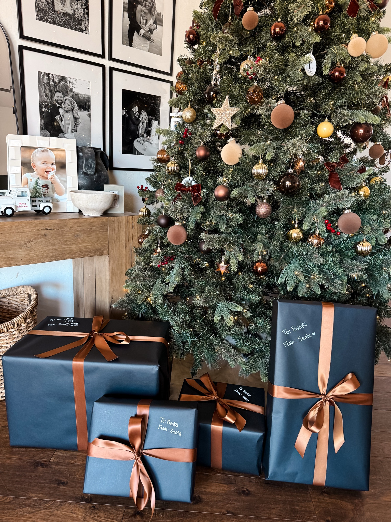 Espresso martini theme for Christmas this year 🤎🍸 Don’t mind the bottom of my tree.. I have a 1 year old 😅

#LTKSeasonal #LTKHoliday #LTKHome