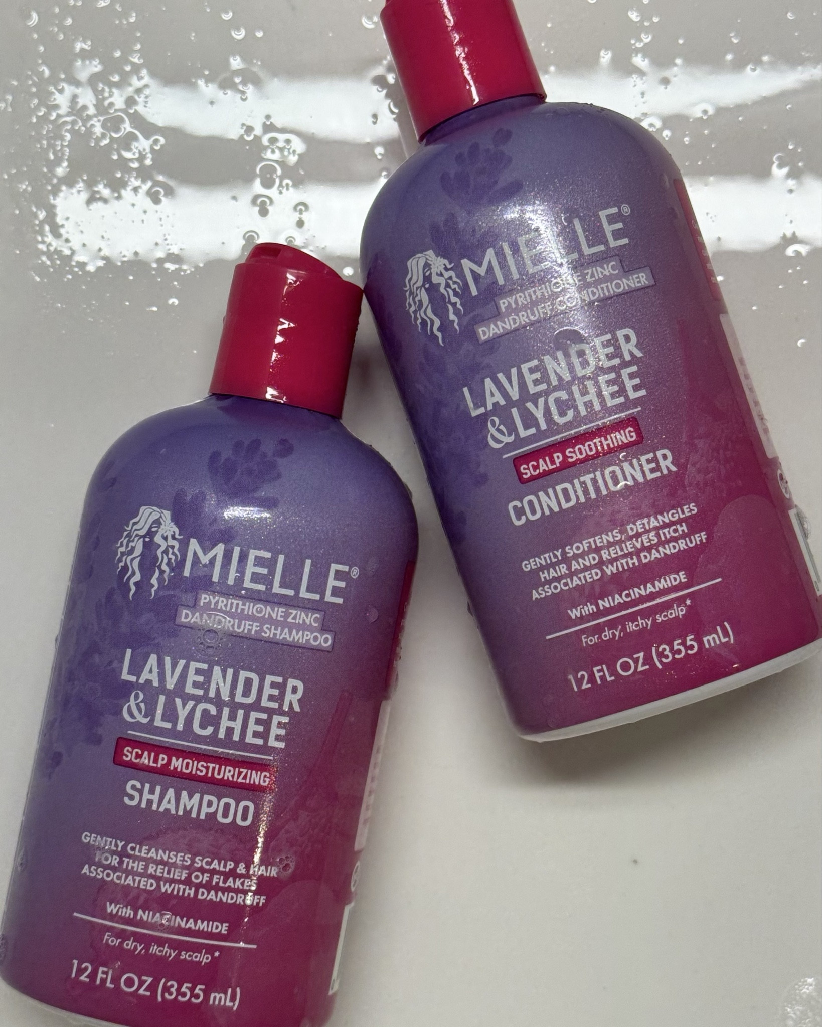  #AD Time to reset my scalp 🫧 Partnering with @target + @mielleorganics to keep my scalp clean, refreshed, and ready before my next install. Healthy hair starts with a clean base ✨ #mielle #mielleLavender&Lychee #targetstyle #Target #TargetPartner 
