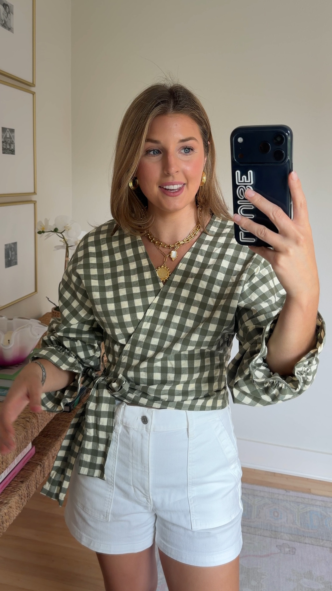 Cute top for summer! Wearing a S
