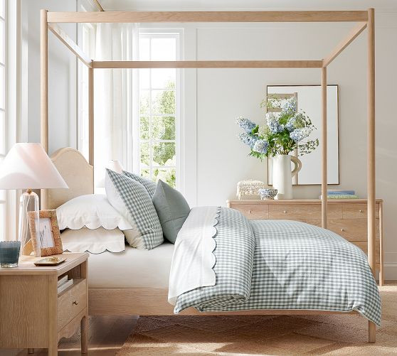 Winslet Canopy Bed | Pottery Barn (US)