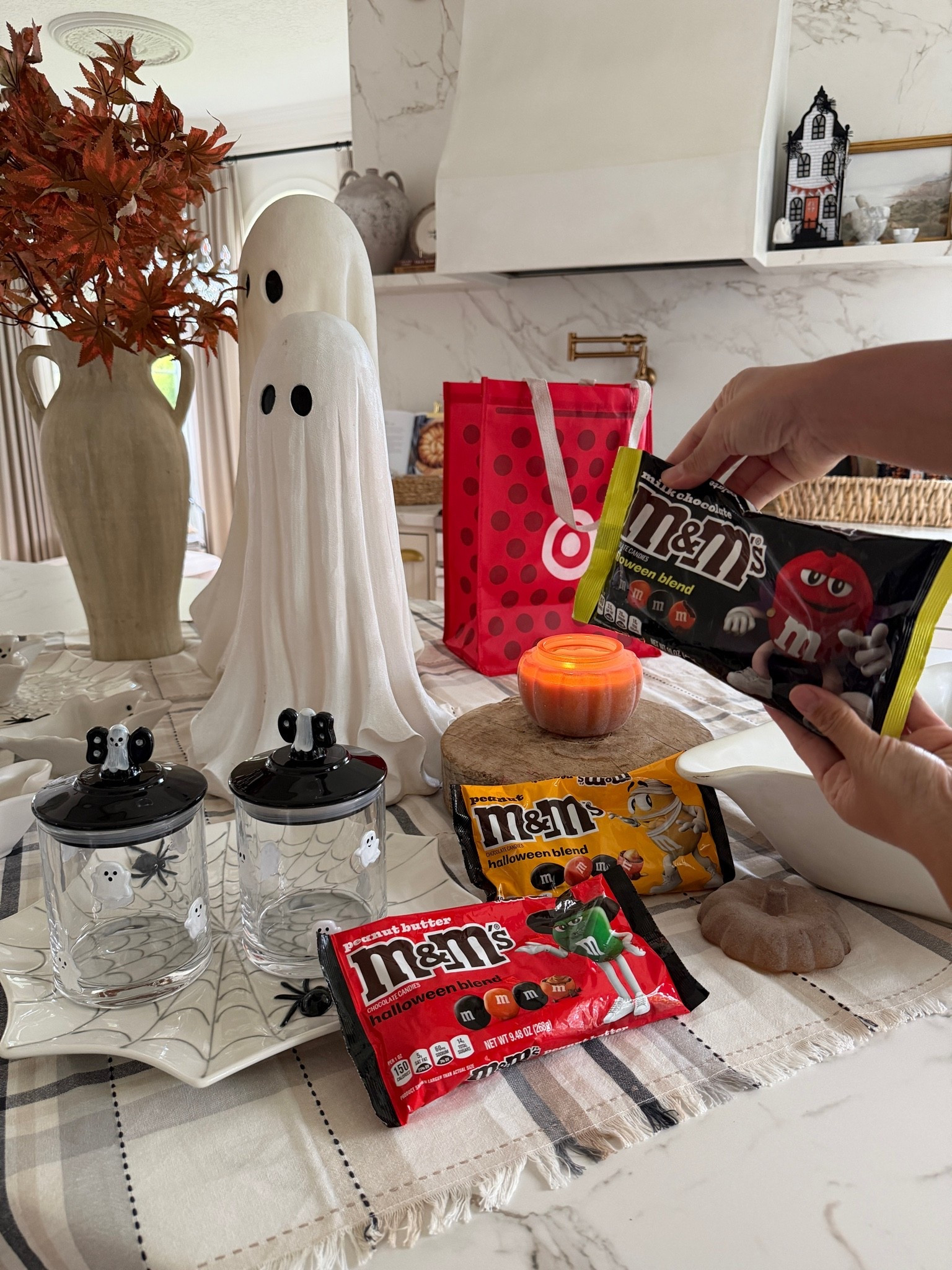 #ad The easiest Halloween treat my kids go crazy for! 🎃🍿 Just mix three kinds of M&M’S with popcorn, cereal + melted white chocolate for the cutest sweet & salty Monster Munch. I grabbed the festive Halloween M&M’S at @Target, perfect for parties, gifting or movie nights! 👻 #TargetPartner #TargetFinds #MMSPartner