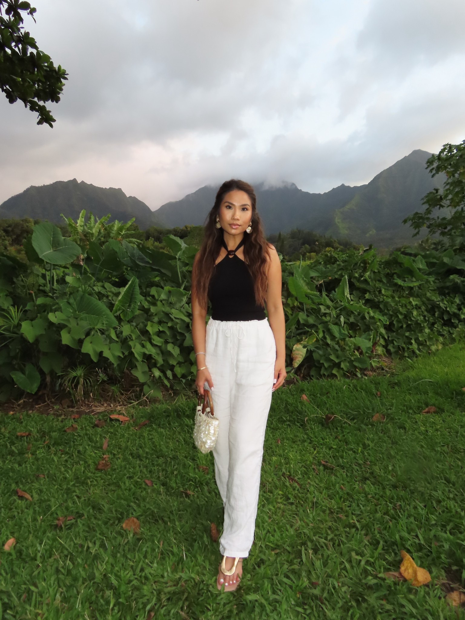 My favorite linen pants!! 

Sizing:
Top - tts, xs
Linen pants - tts, xs classic 
Sandals - tts

#LTKPetite