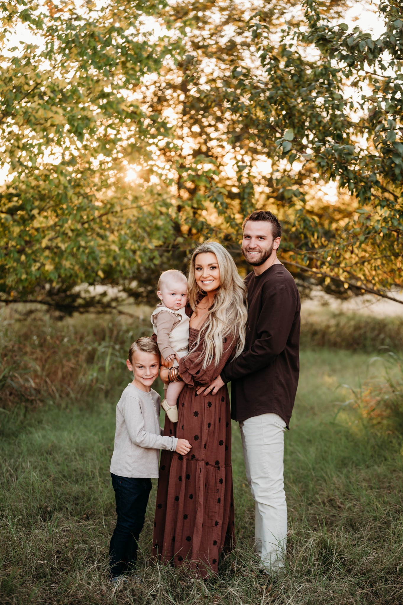 green emerald velvet dress What to Wear for Fall Family Photos: Amazon Edition for Moms