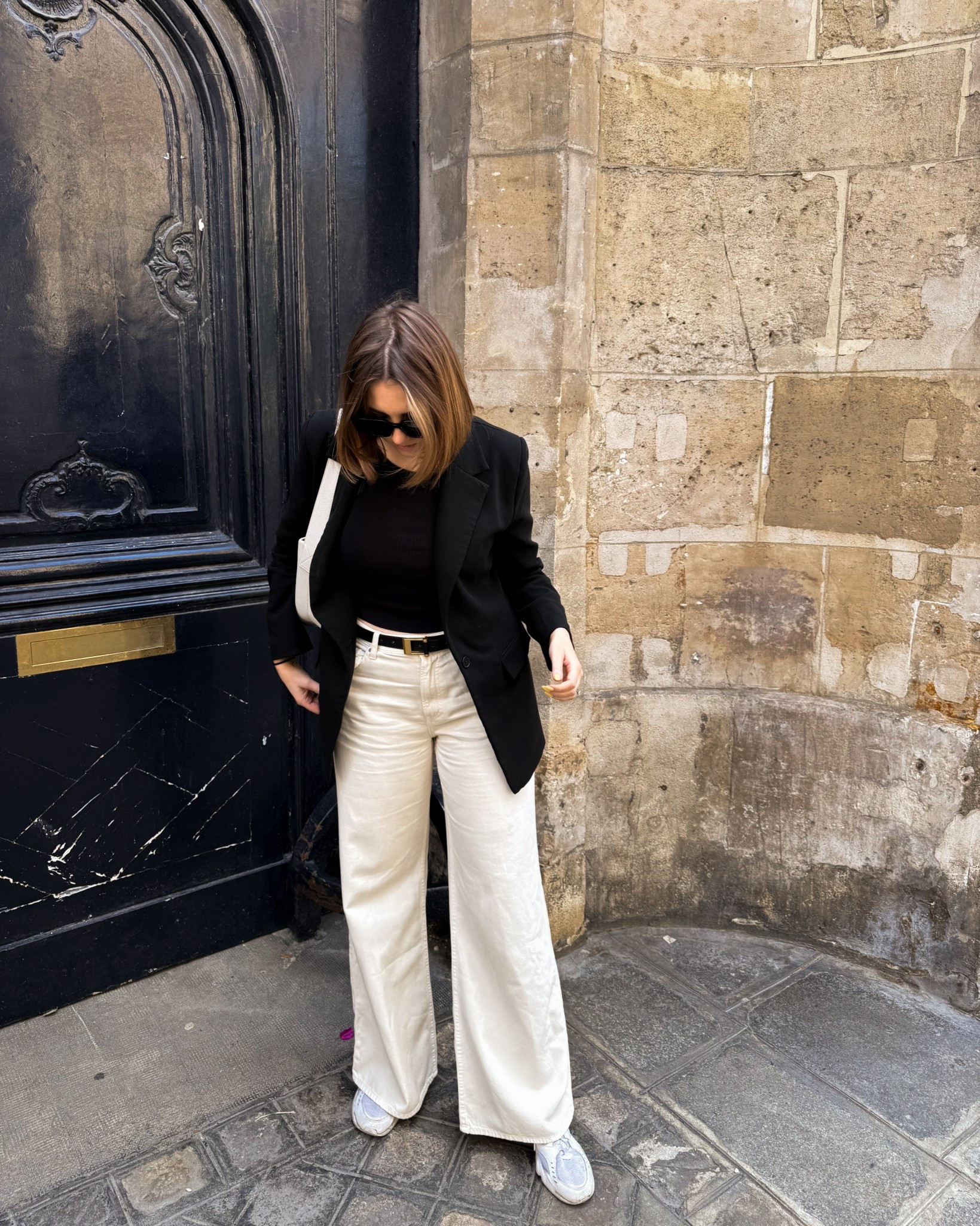 High contrast minimal summer outfit with the most comfortable jeans from Uniqlo 

Uniqlo drapey jeans 
Uniqlo bra top 
Black oversized blazer 

#LTKuk #LTKsummer