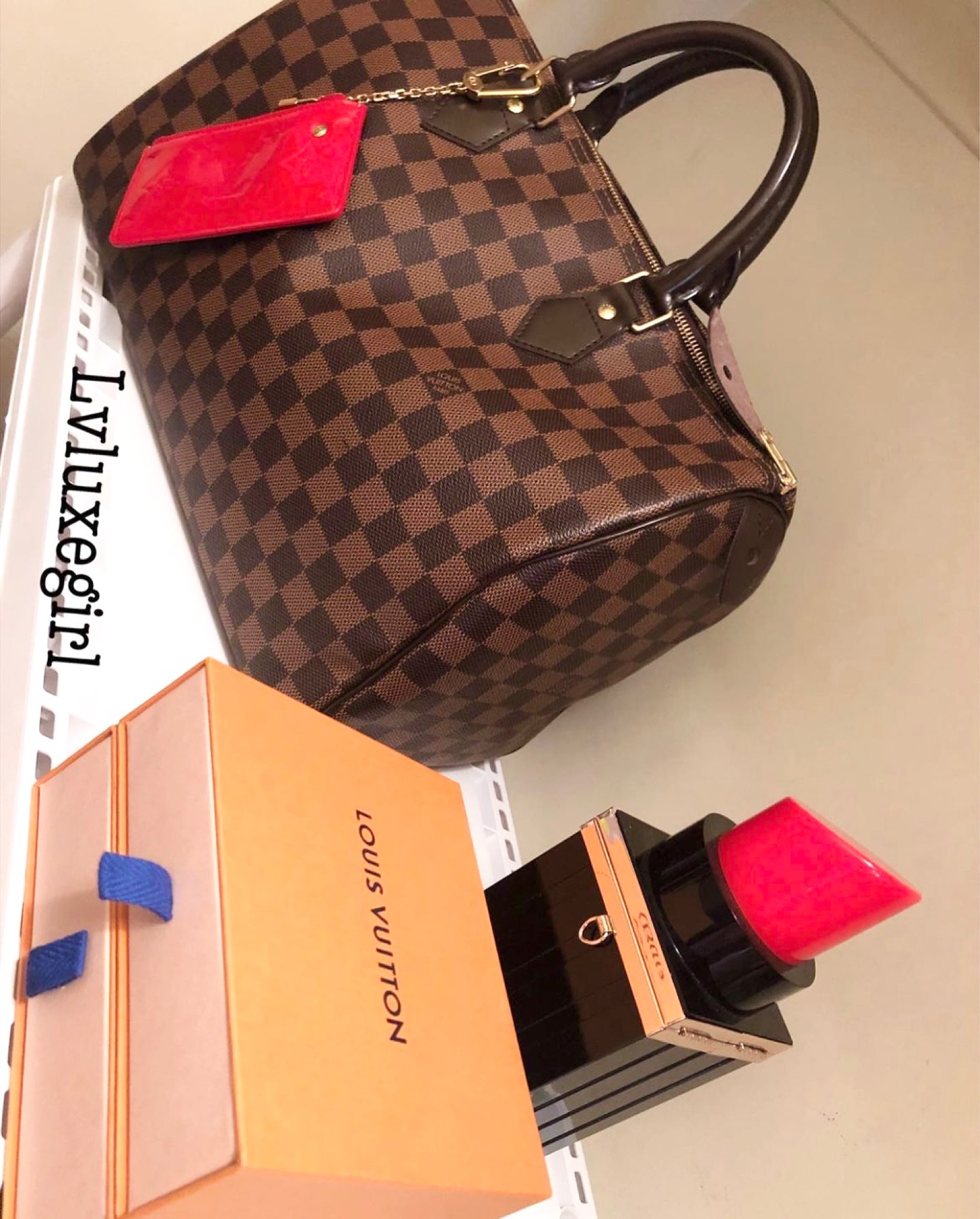 Louis Vuitton Speedy 35
Louis Vuitton Damier Ebene Speedy
Louis Vuitton Bag
Designer Bag
#louisvuitton #damierebene #lvspeedy #lvspeedy35 #designerbag

#LTKitbag #LTKstyletip #LTKsalealert