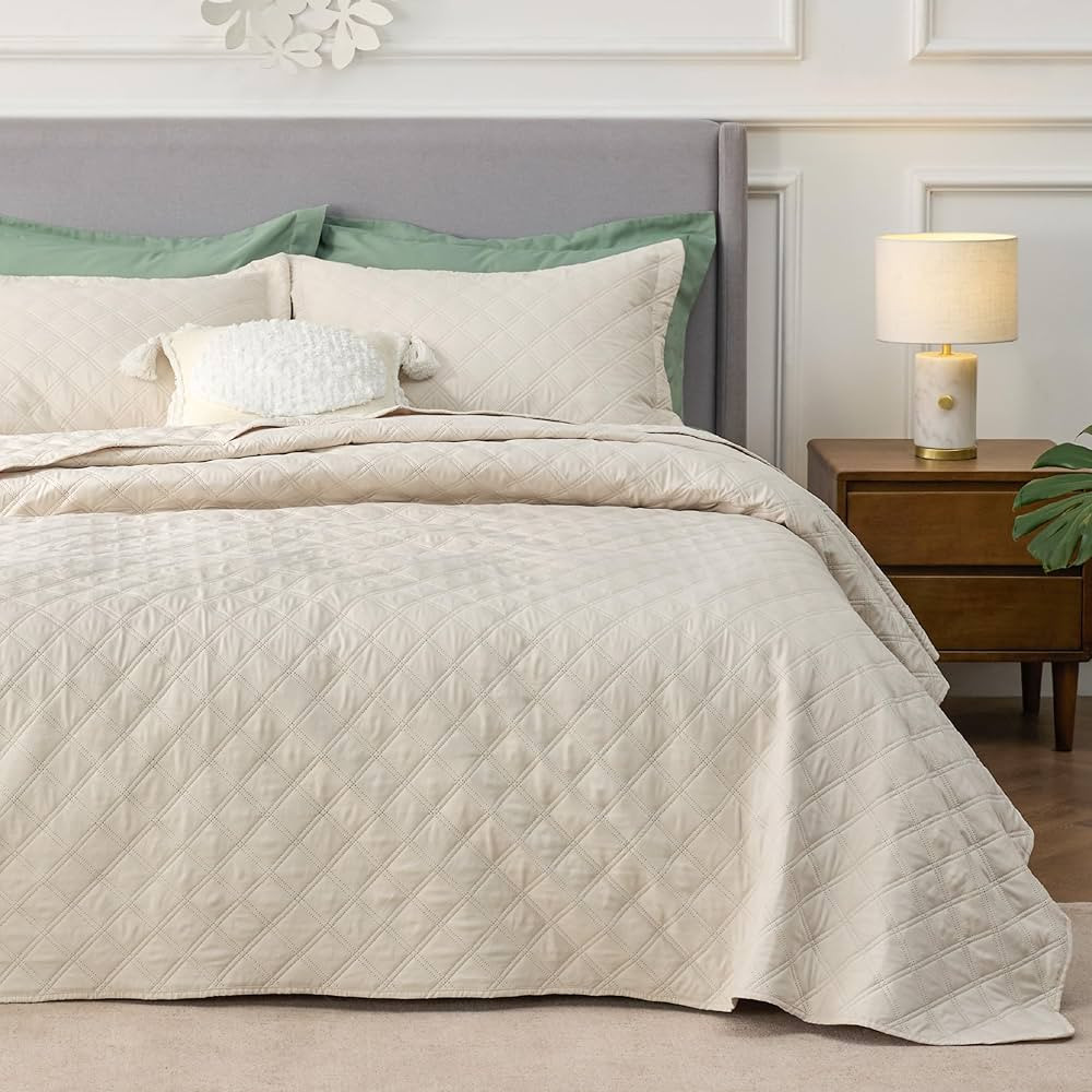 Bedsure King Size Quilt Set - Soft Ultrasonic Quilt King Size - Diamond Bedspread King Size - Lig... | Amazon (US)