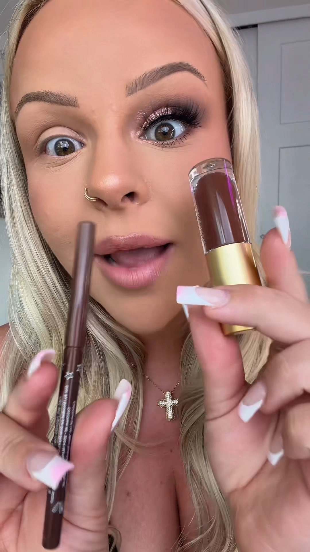 The best eye bundle to make your eyes pop! Tagged all of them below for you! Just choose your eye color and message me if you have any questions 💕😘🤞🏼✨